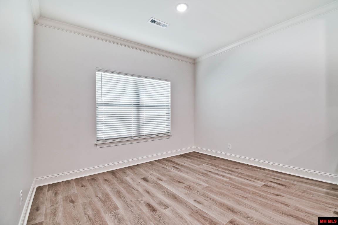 1027 Nottington Street