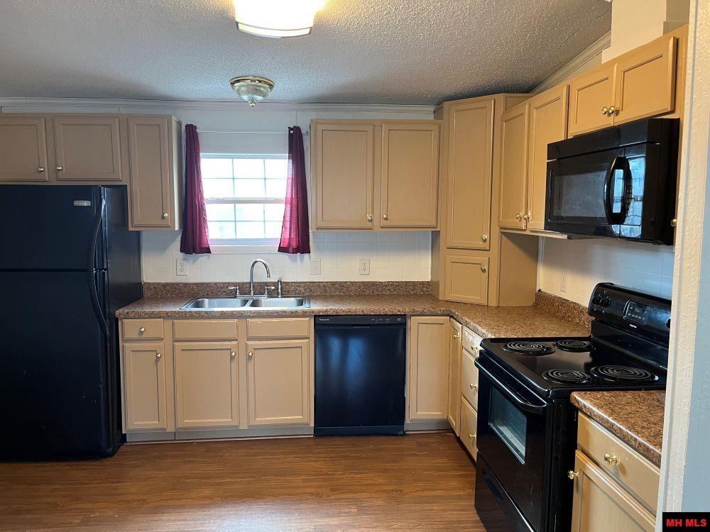 1203 Glenbriar Court