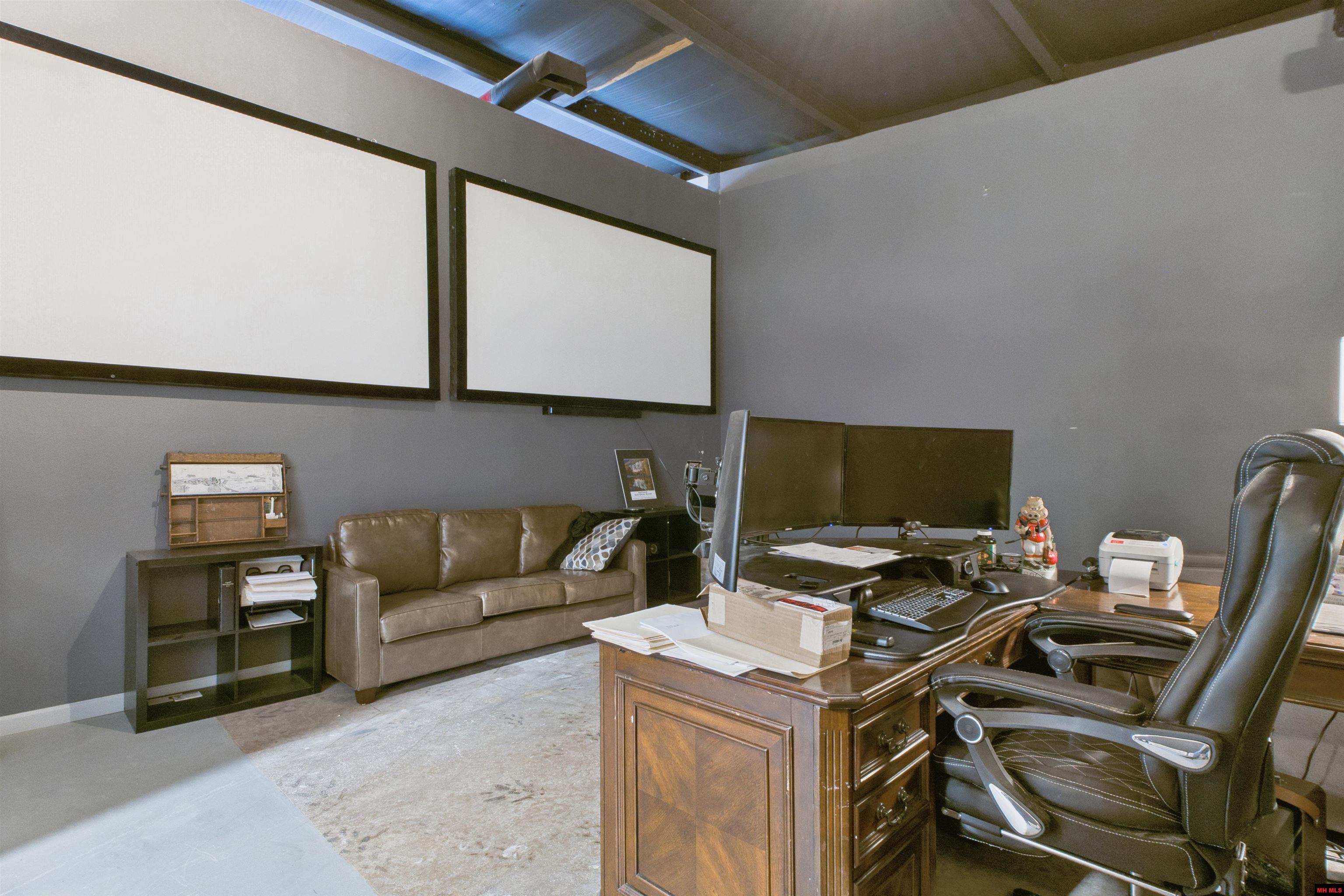 1300 & 1306 E MAIN STREET Flippin, AR