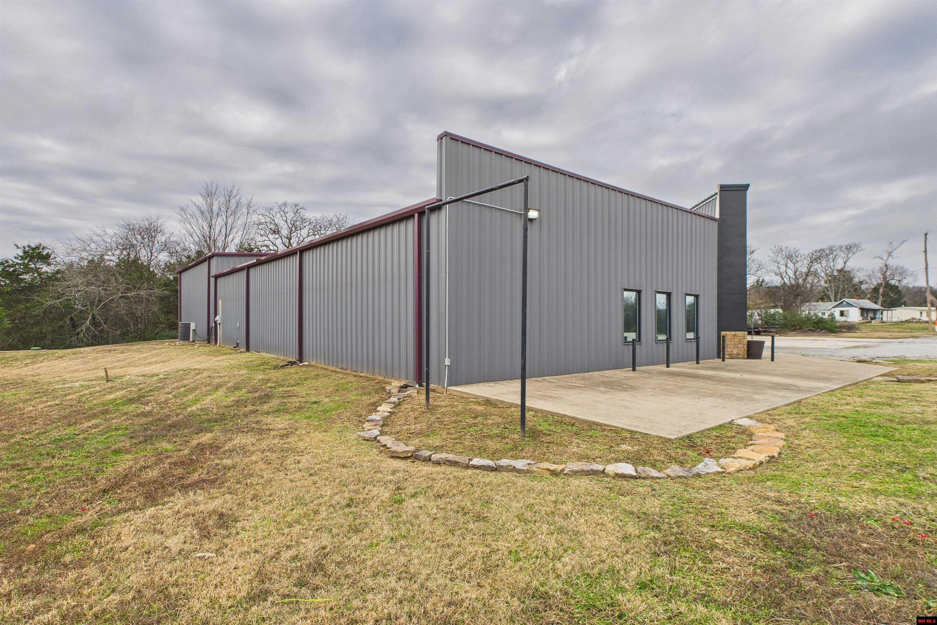 1300 & 1306 E MAIN STREET Flippin, AR