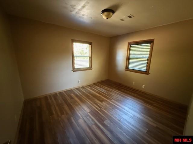 144 Woods Point Road