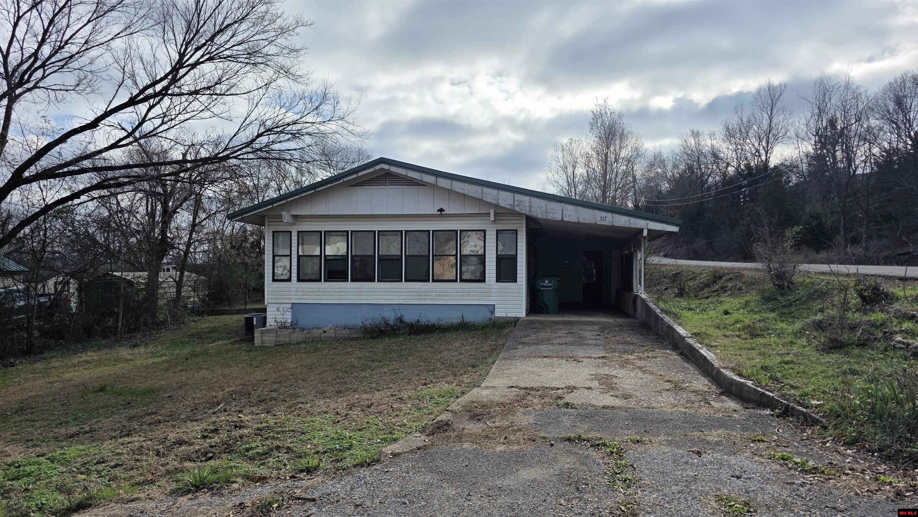 317 W 5TH STREET Yellville, AR