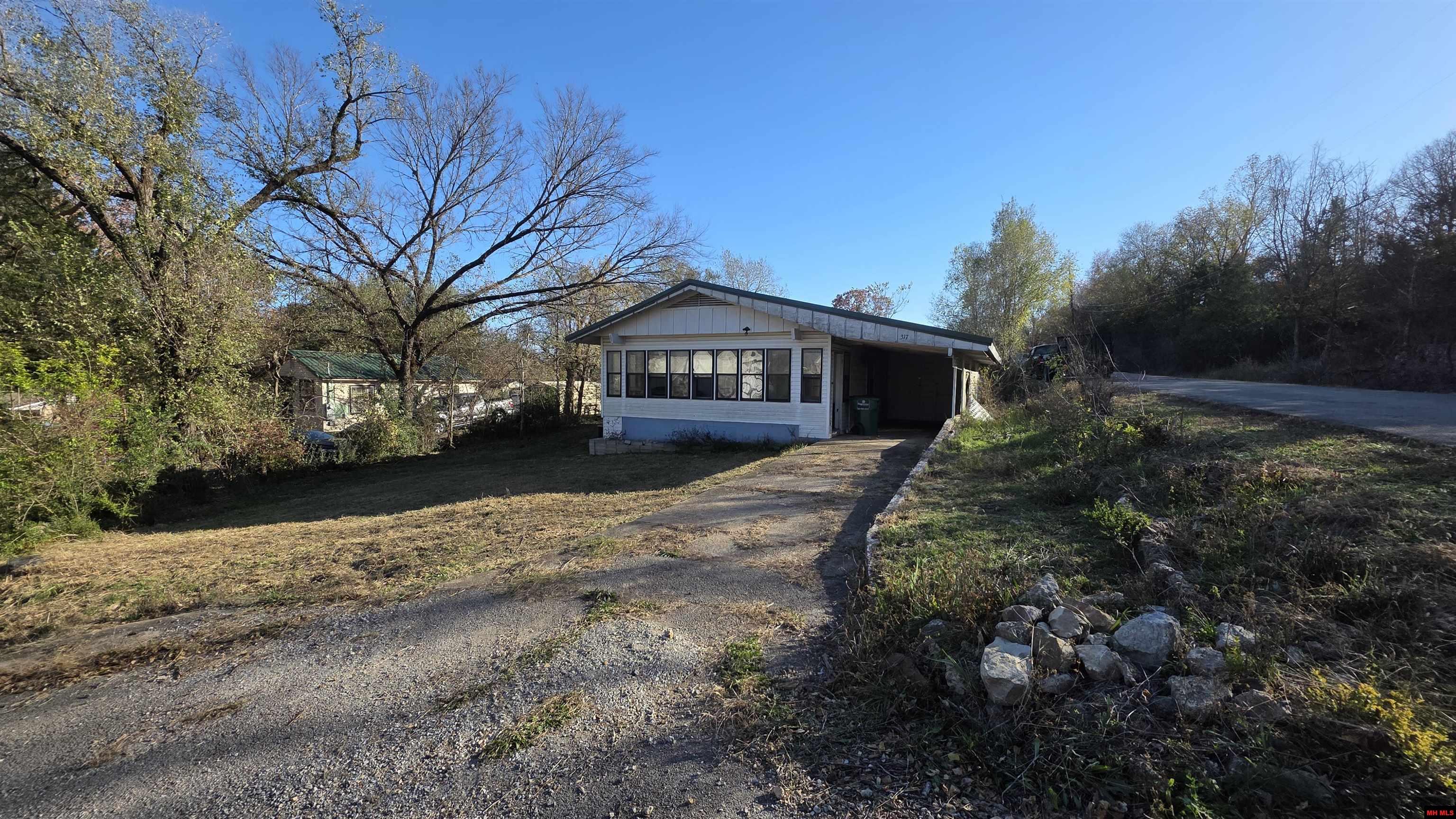 317 W 5TH STREET Yellville, AR 72687