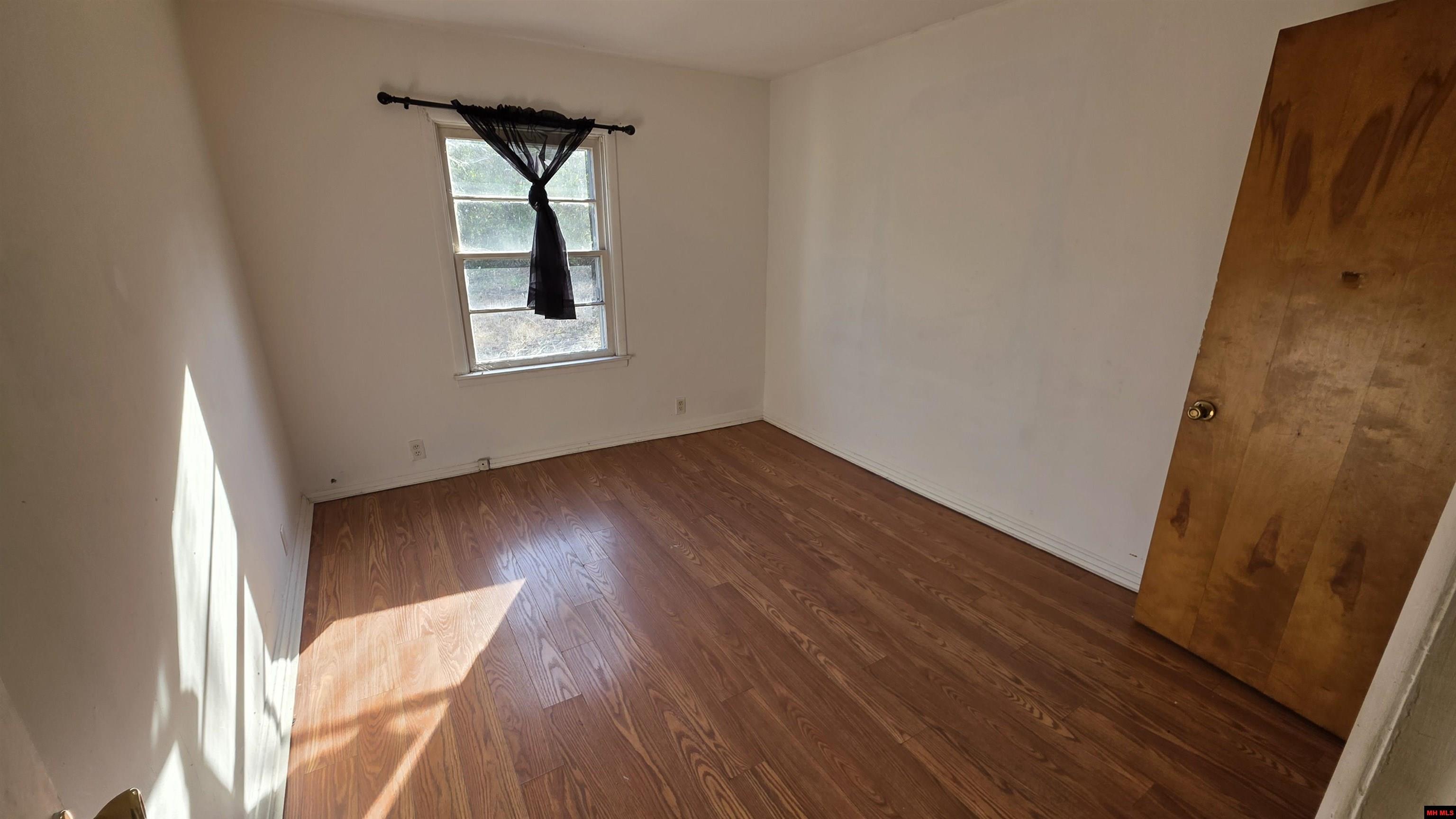 317 W 5TH STREET Yellville, AR 72687