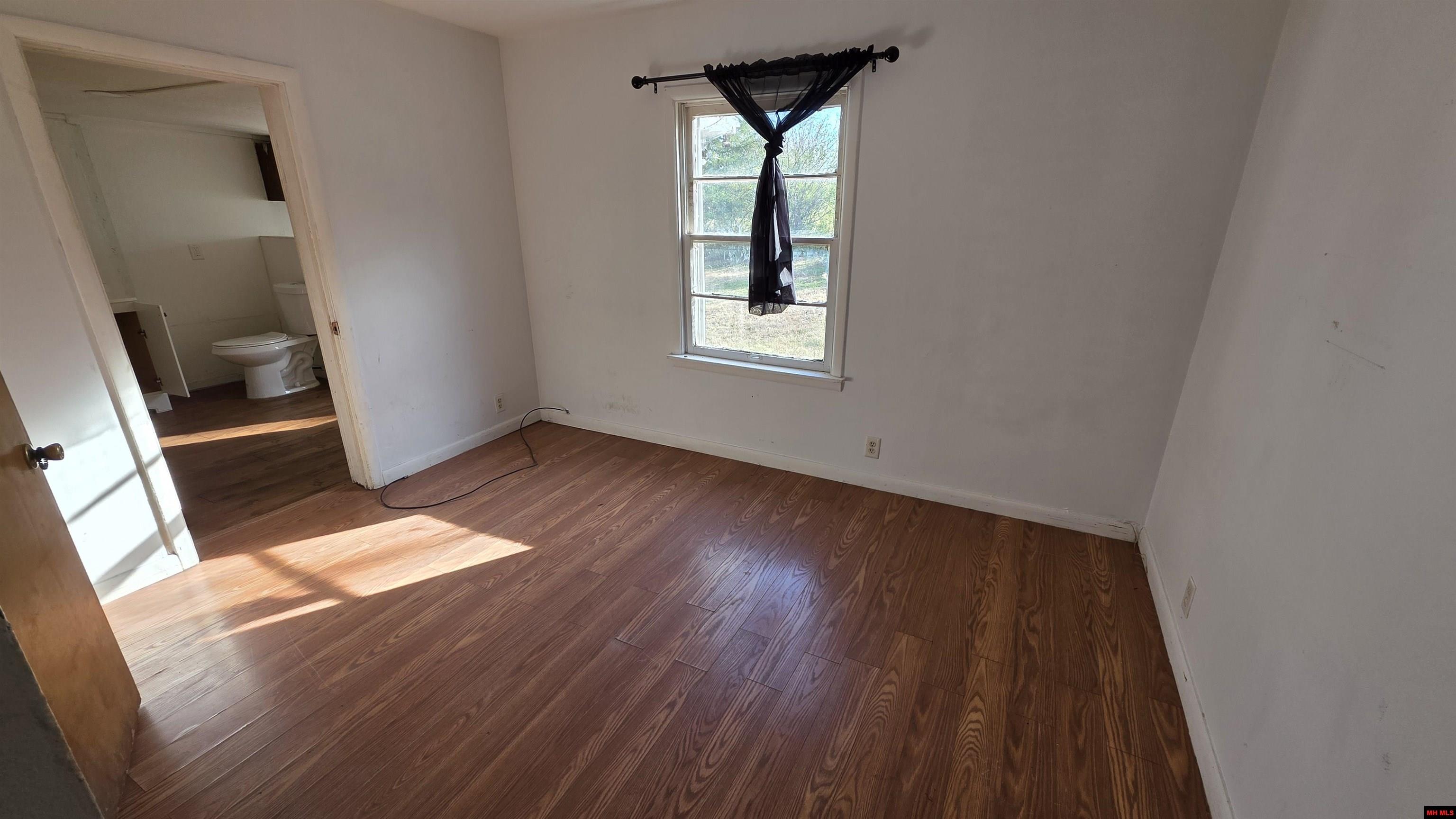 317 W 5TH STREET Yellville, AR 72687