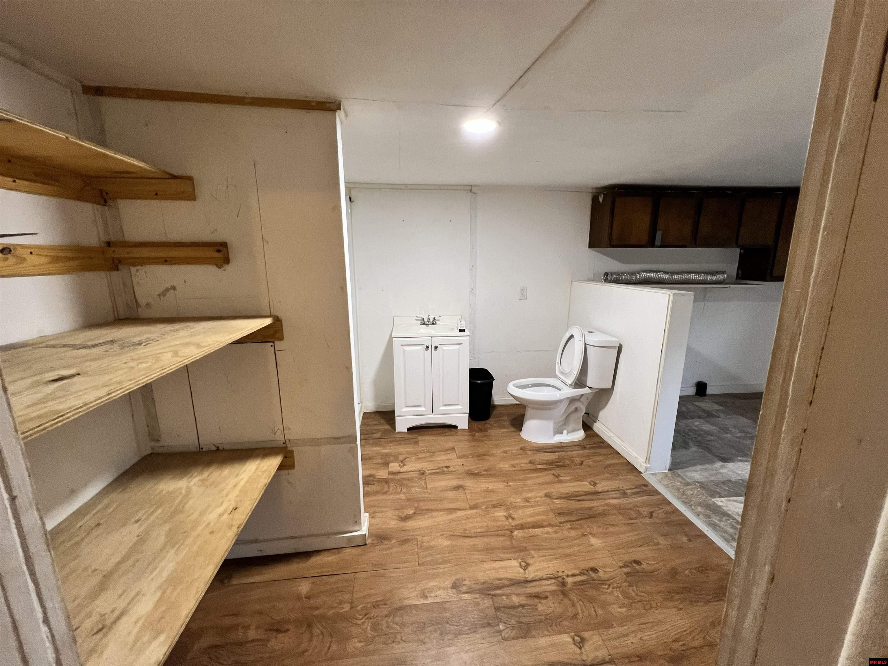 317 W 5TH STREET Yellville, AR 72687