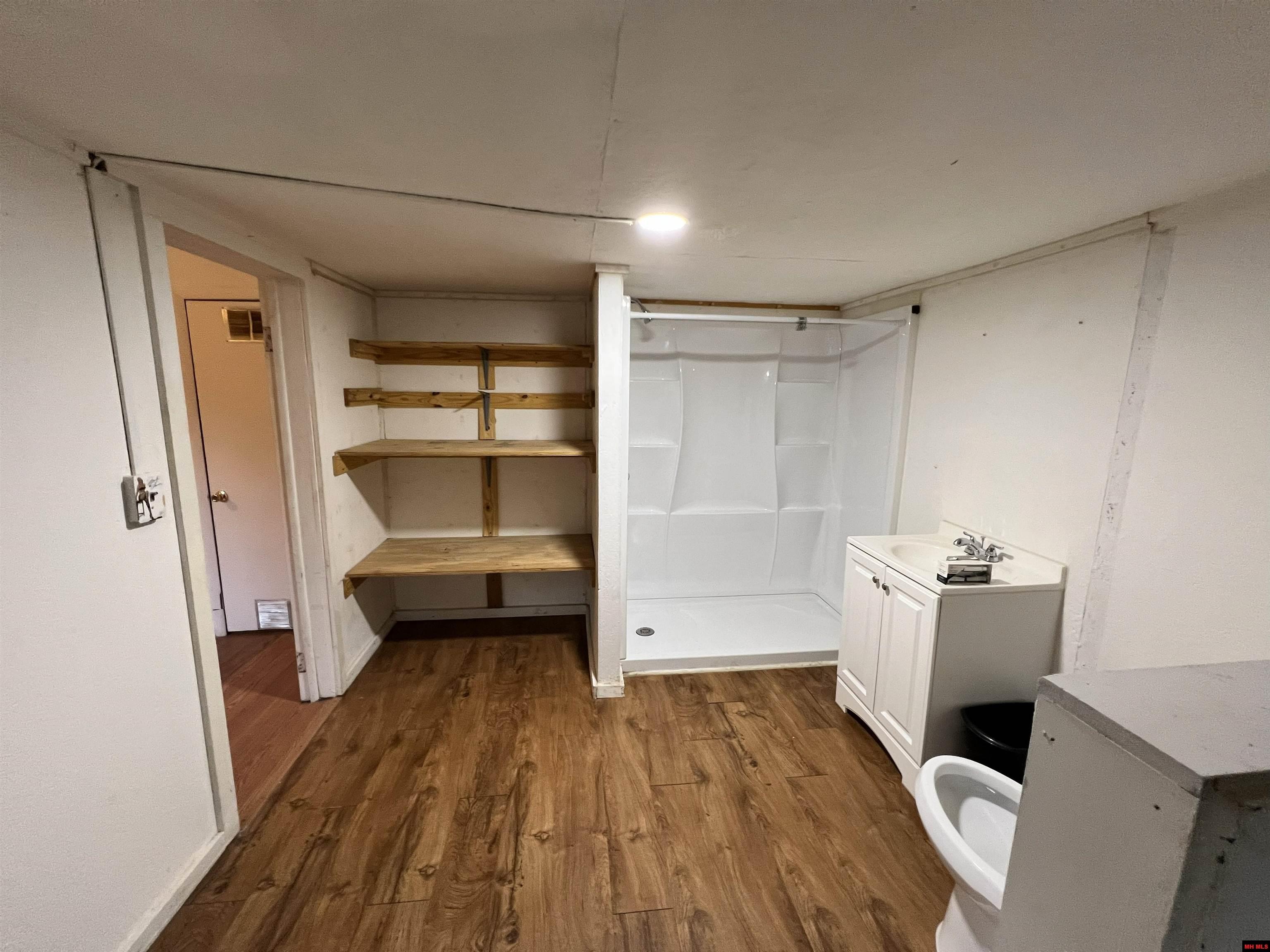 317 W 5TH STREET Yellville, AR