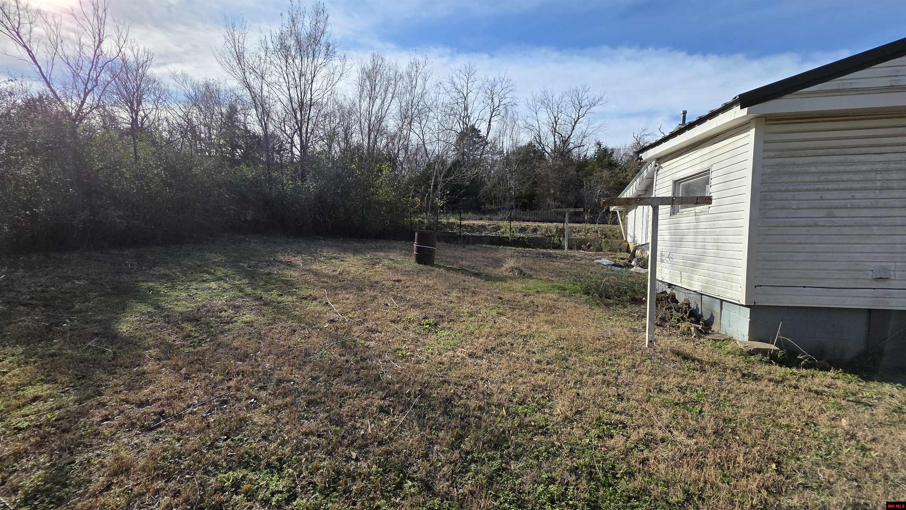 317 W 5TH STREET Yellville, AR