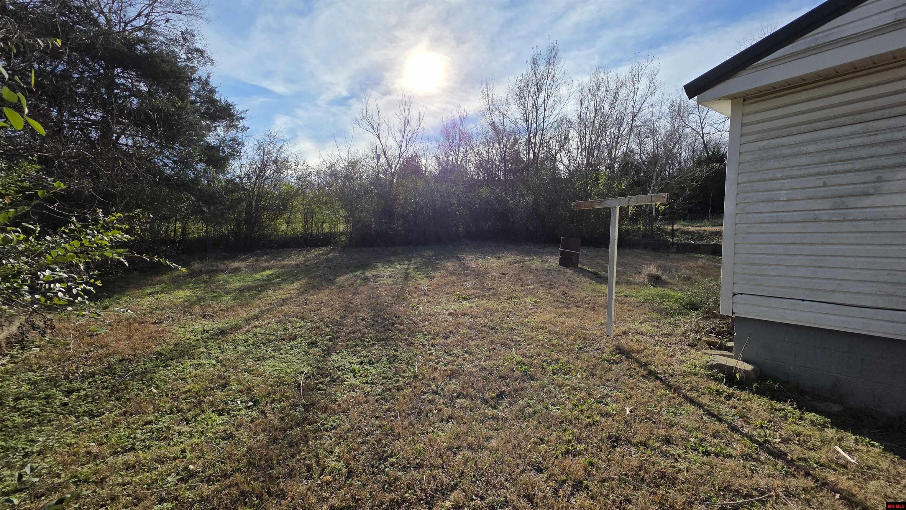 317 W 5TH STREET Yellville, AR 72687