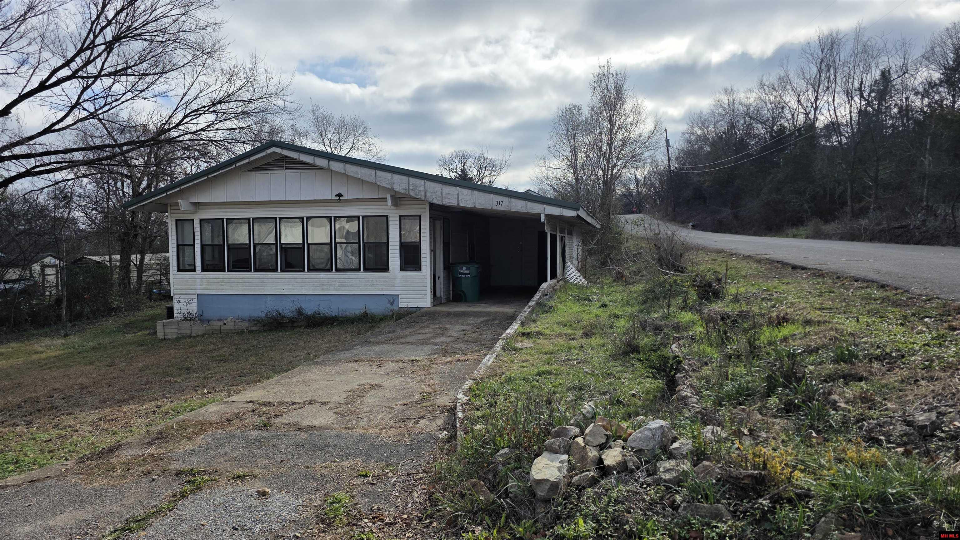 317 W 5TH STREET Yellville, AR 72687