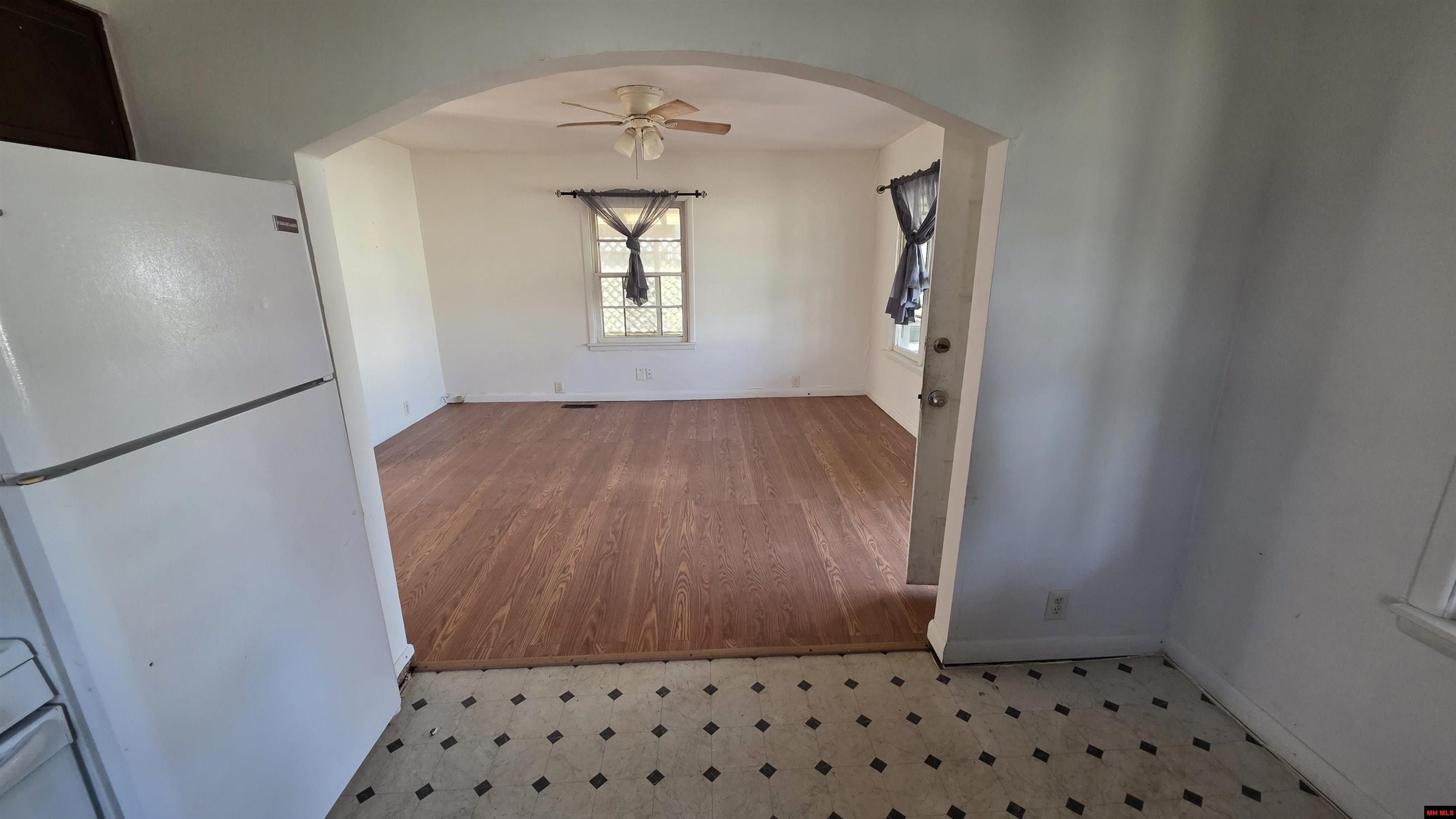 317 W 5TH STREET Yellville, AR 72687