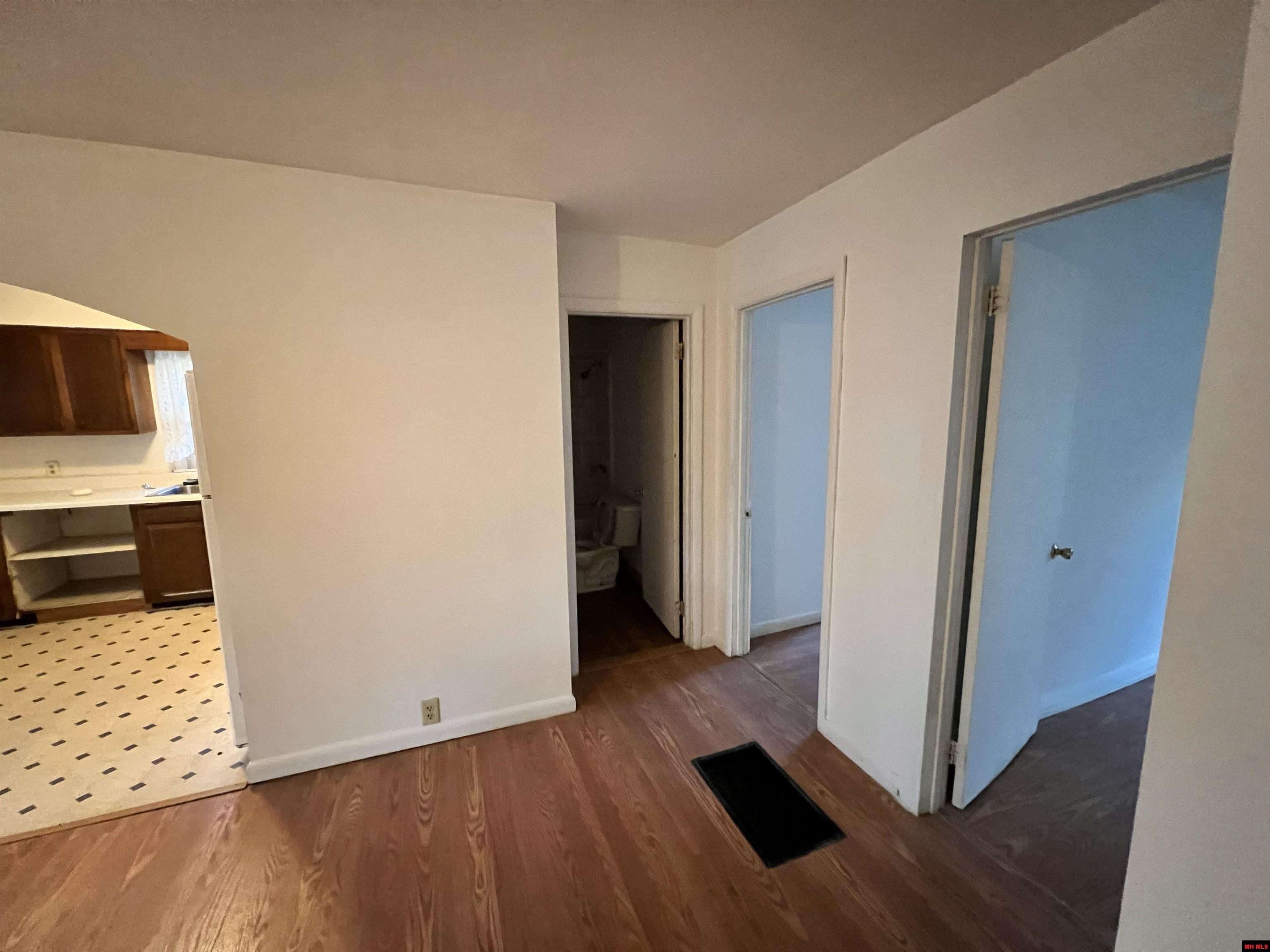 317 W 5TH STREET Yellville, AR 72687