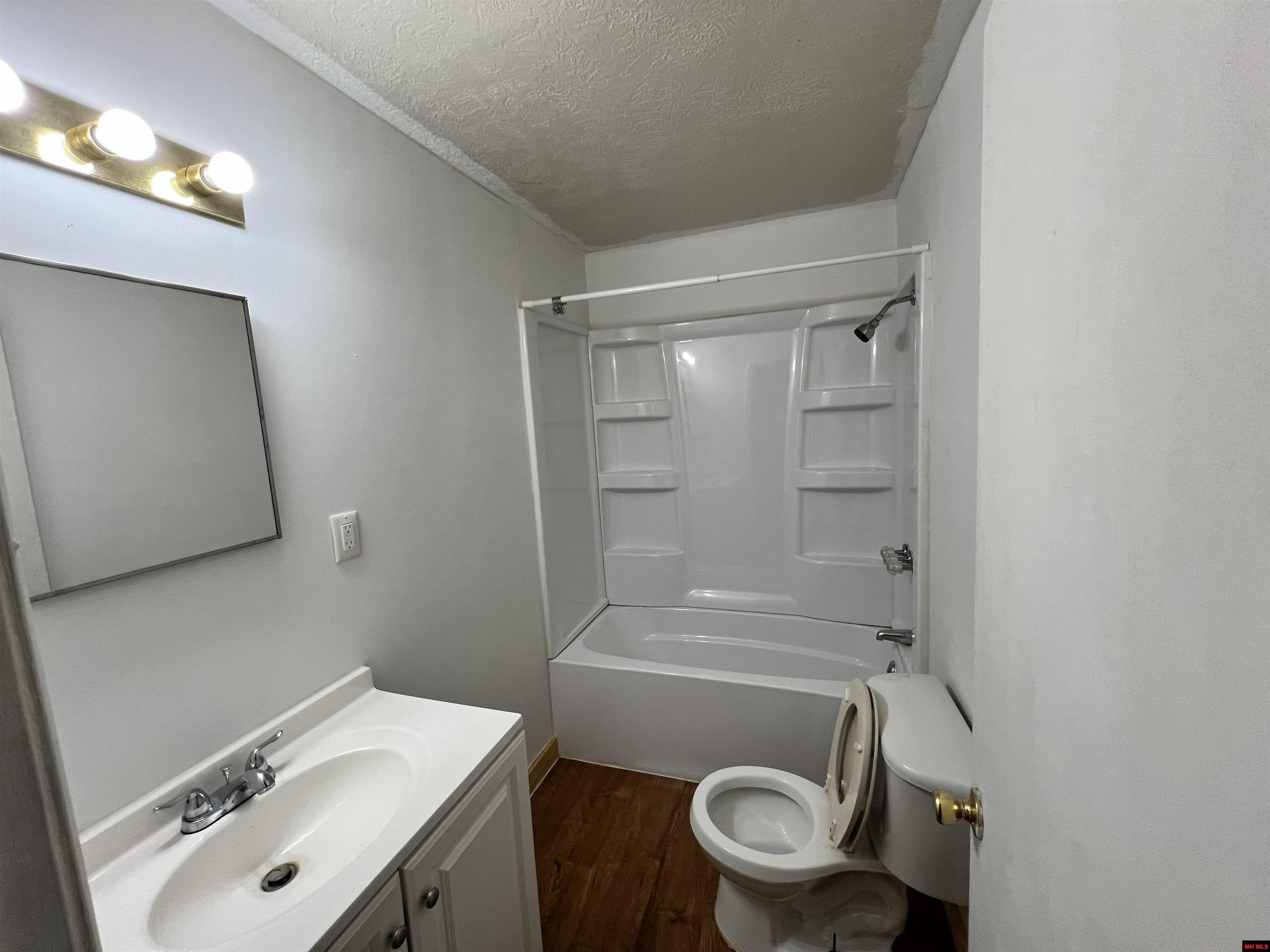 317 W 5TH STREET Yellville, AR