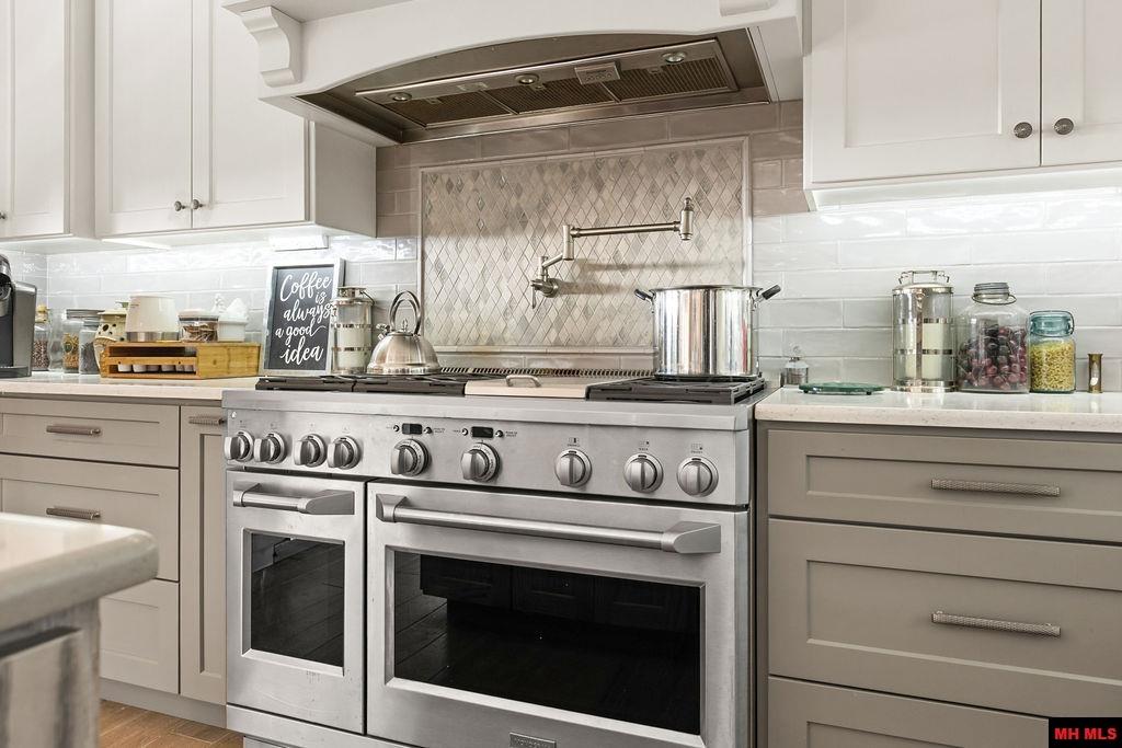 1570 Lake Point Drive