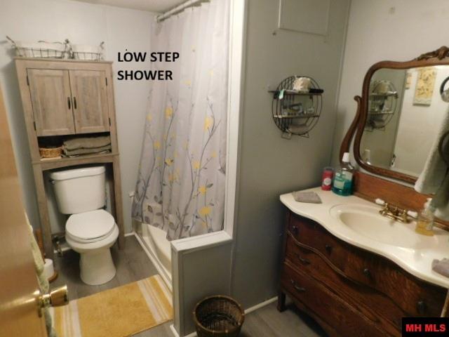 1944 Woods Point Road