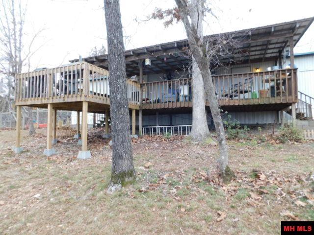 1944 Woods Point Road