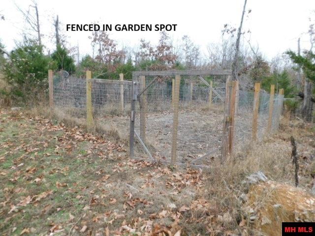 1944 Woods Point Road