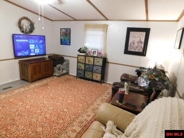 1944 Woods Point Road