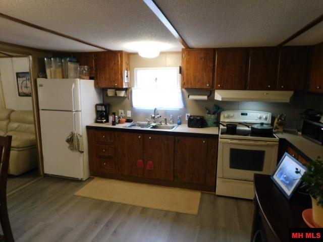 1944 Woods Point Road