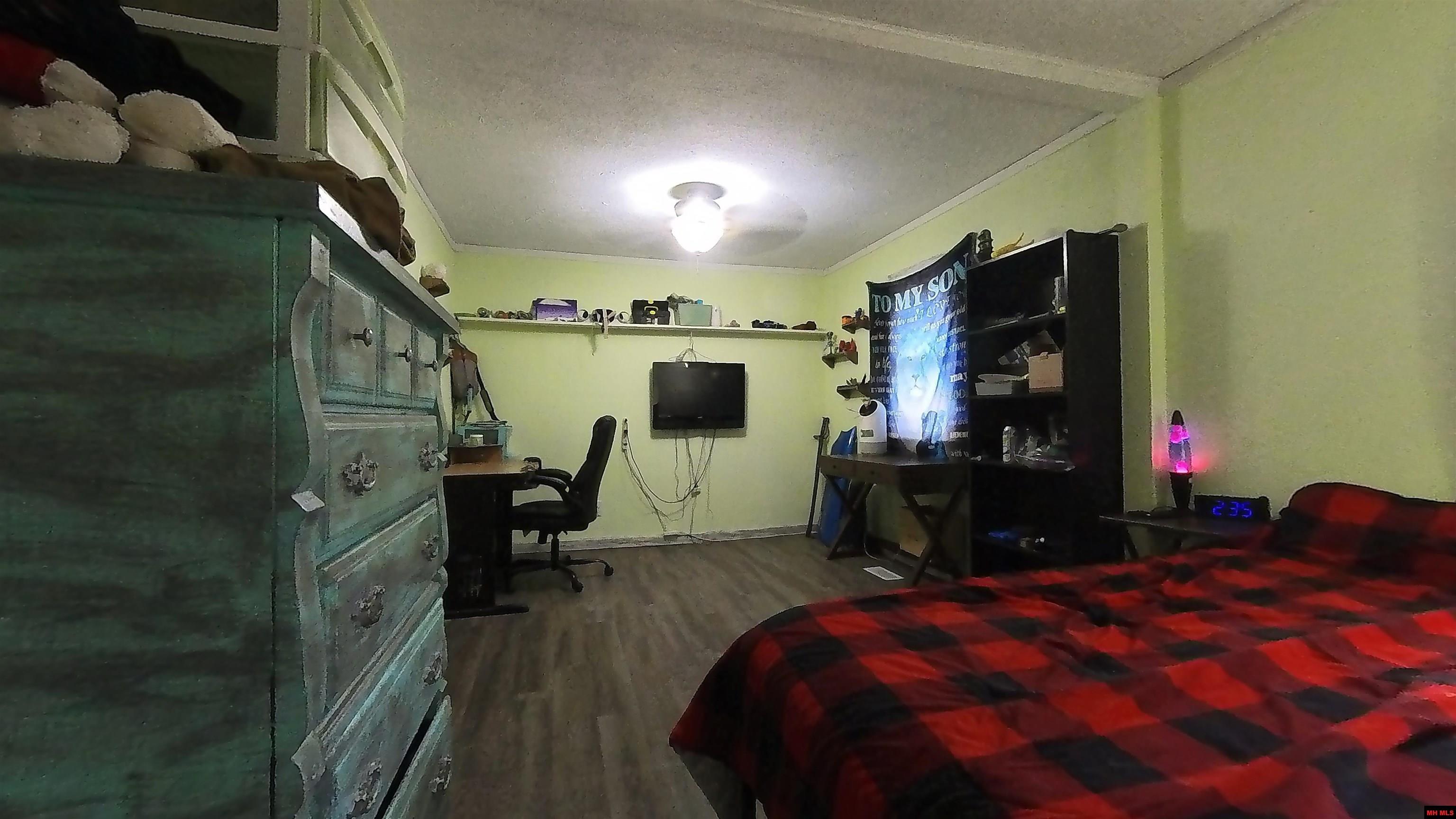 1657 Private Road 2970