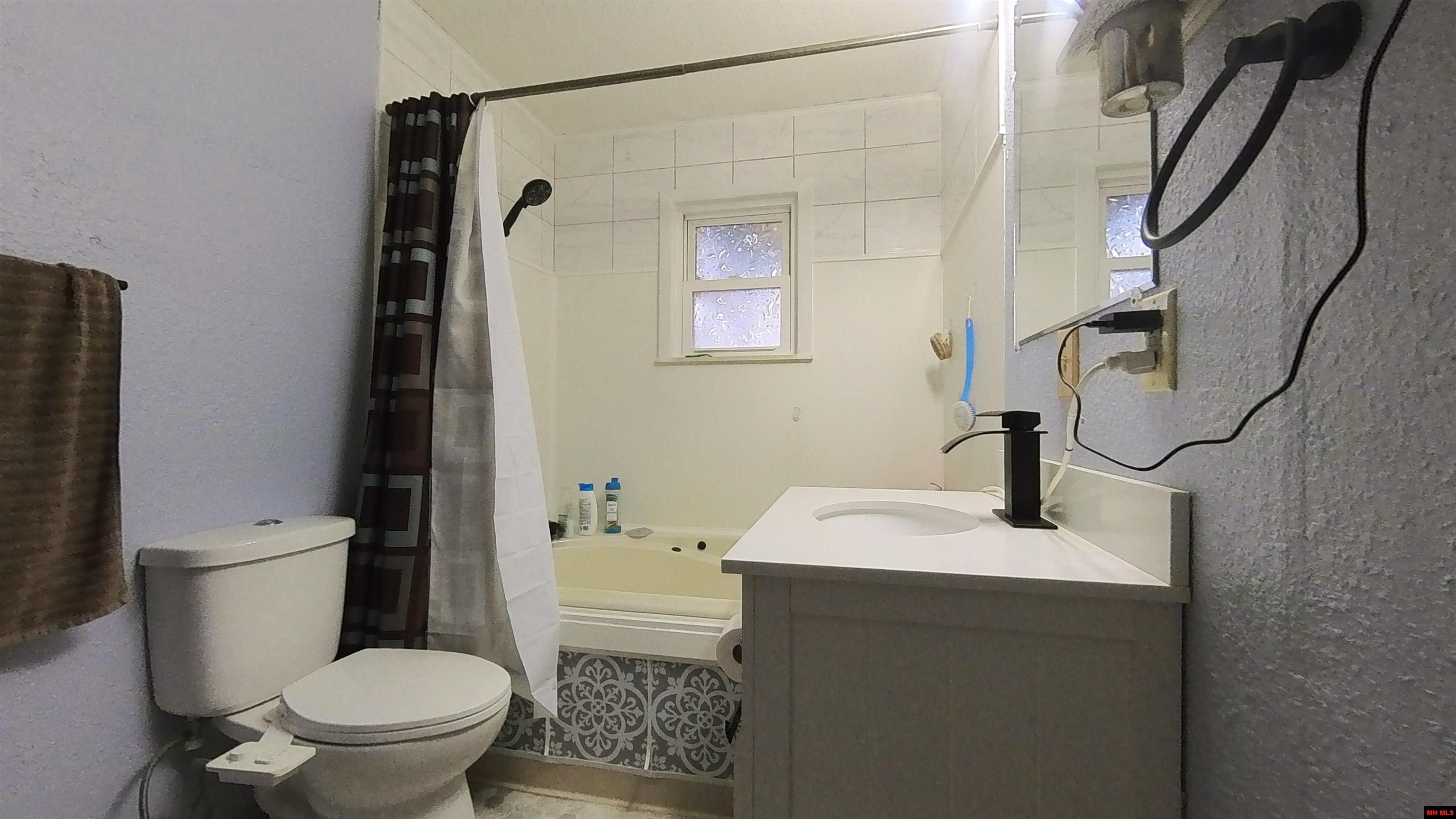 1657 Private Road 2970