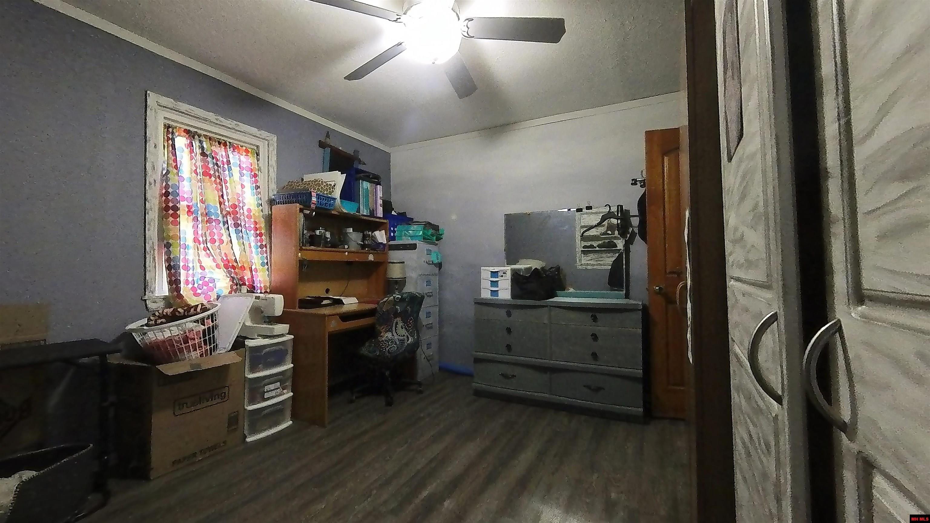 1657 Private Road 2970