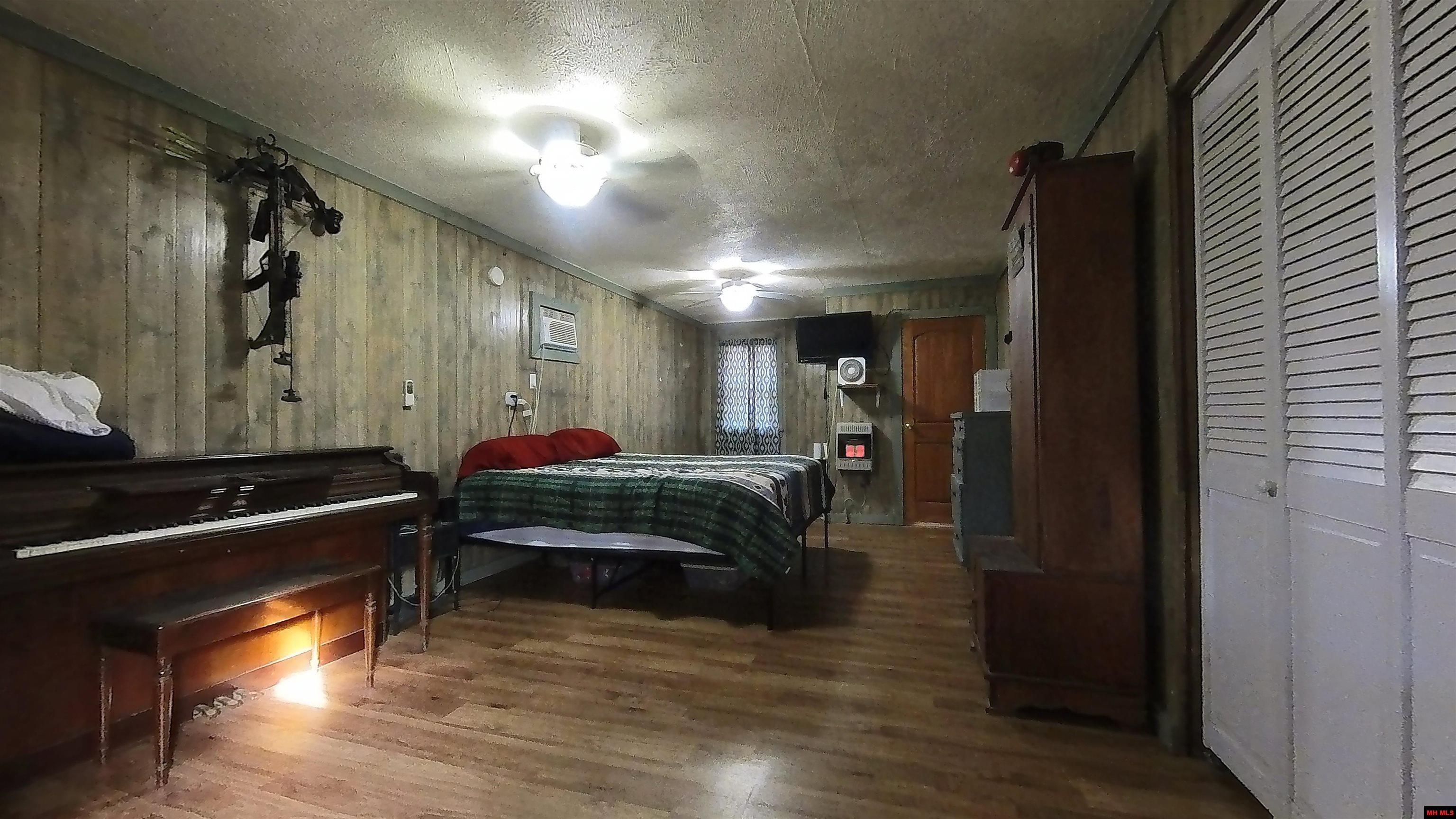 1657 Private Road 2970