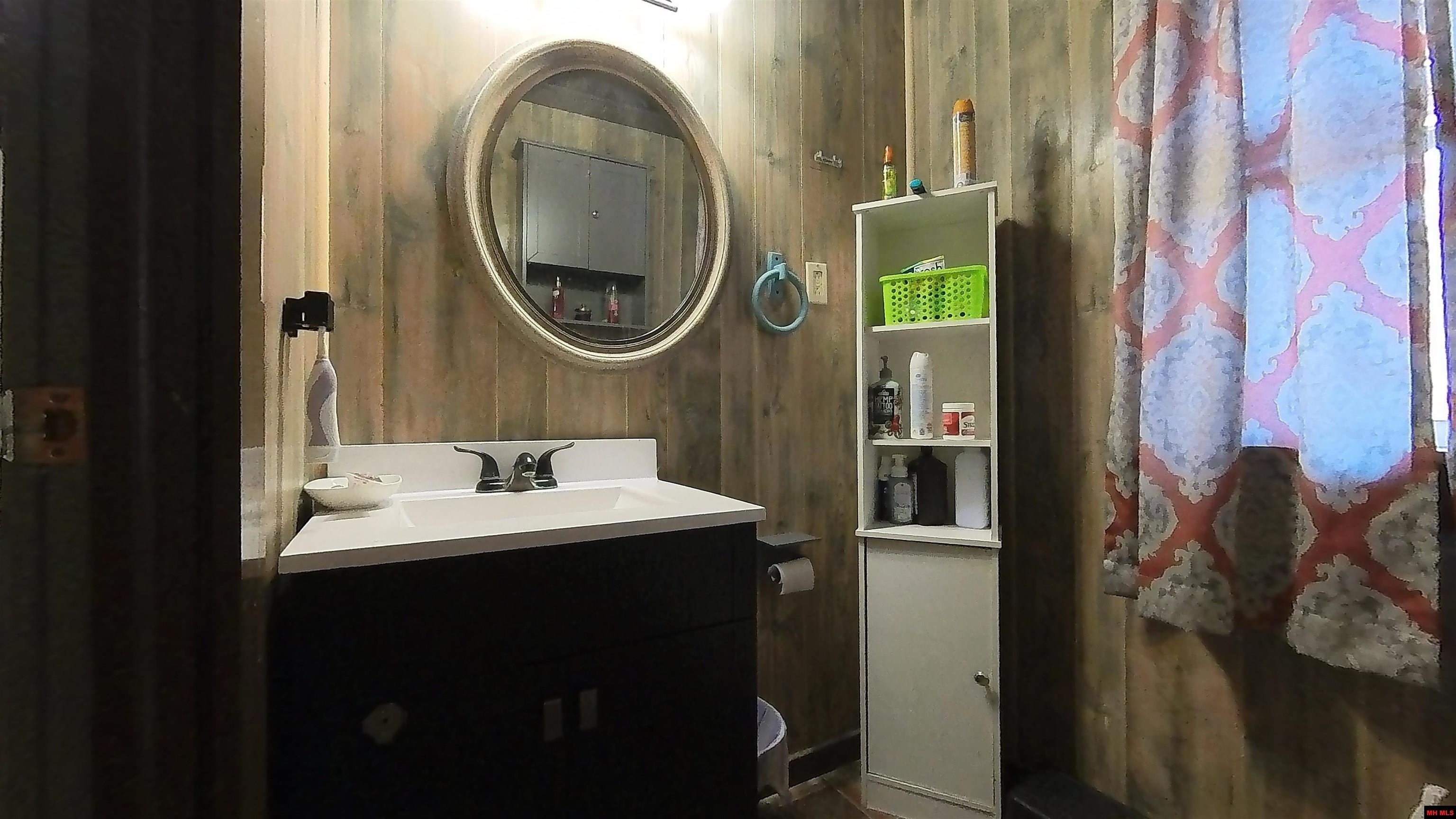 1657 Private Road 2970