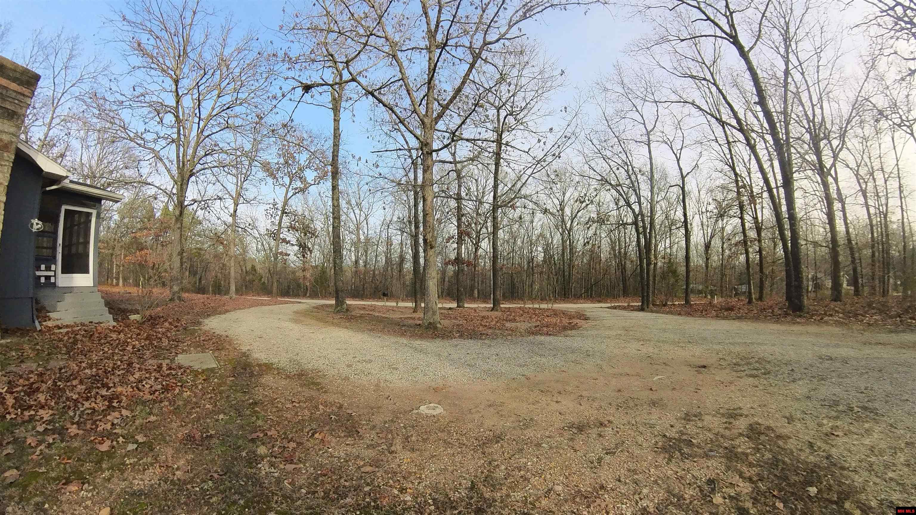 1657 Private Road 2970