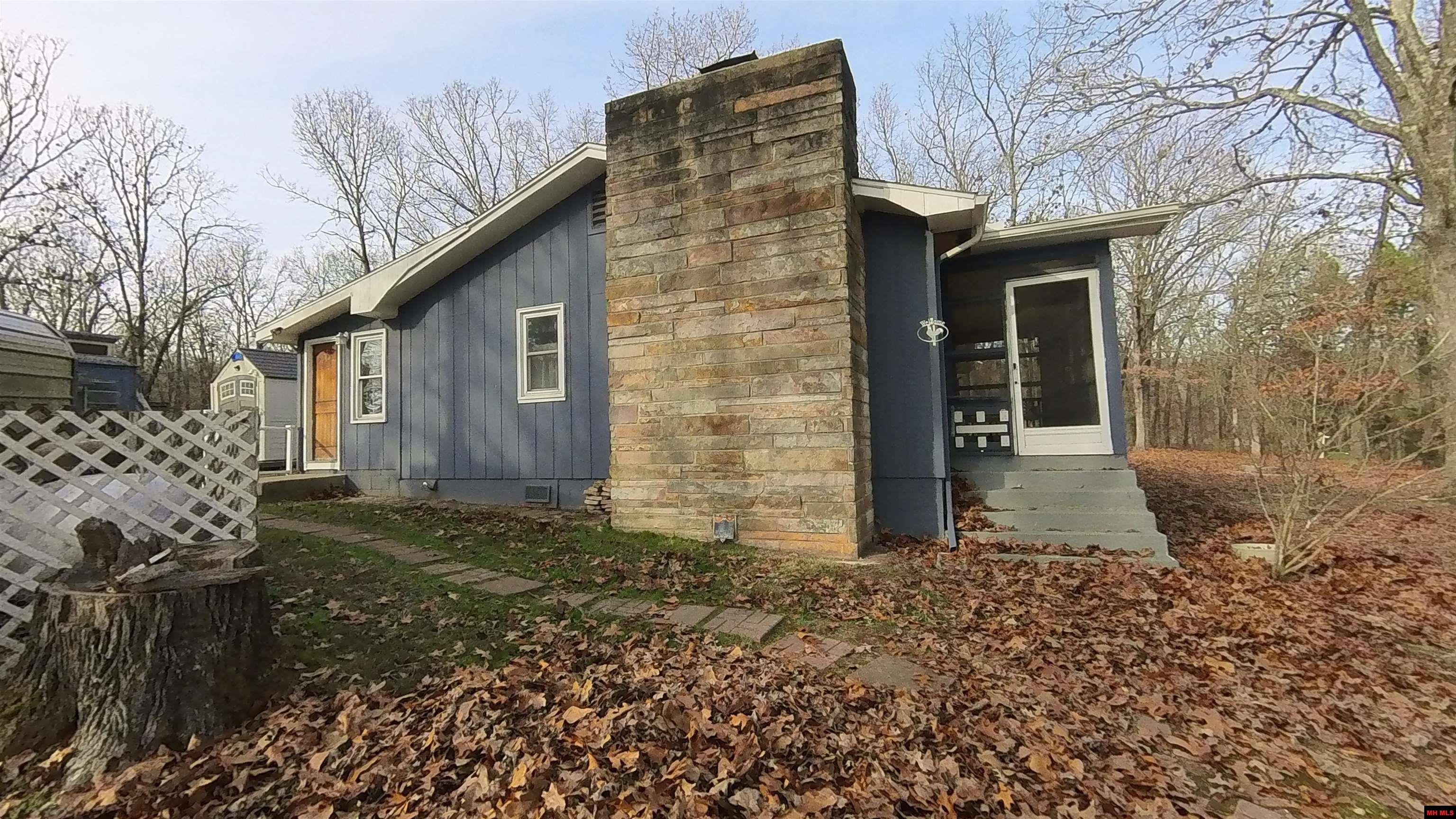 1657 Private Road 2970