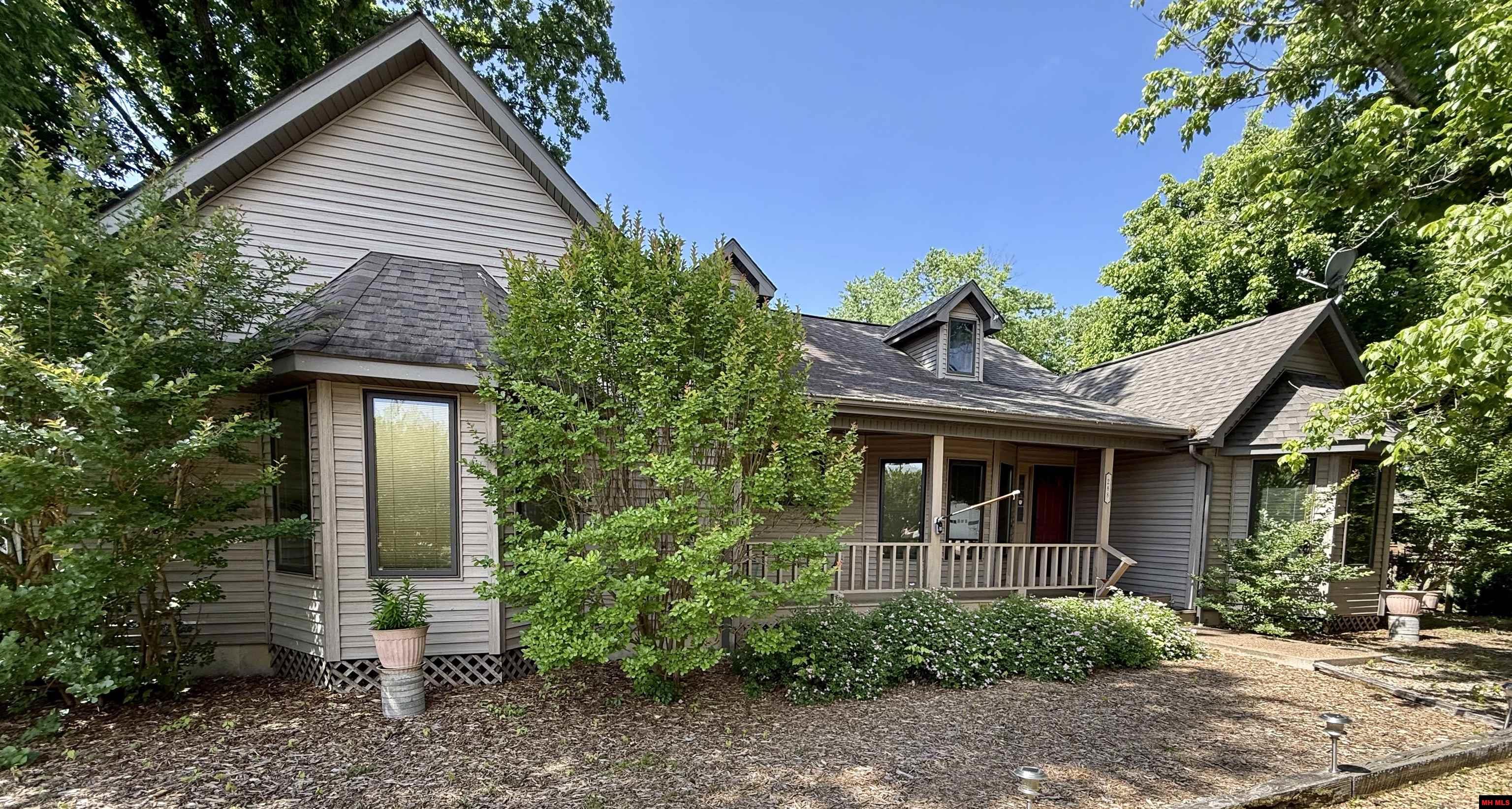 288 Valley Airport Drive