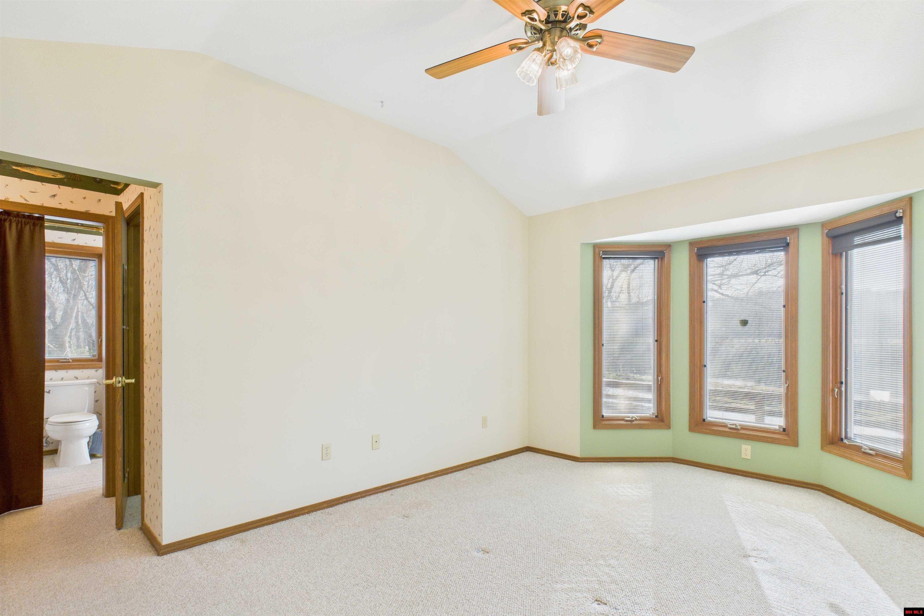 288 Valley Airport Drive