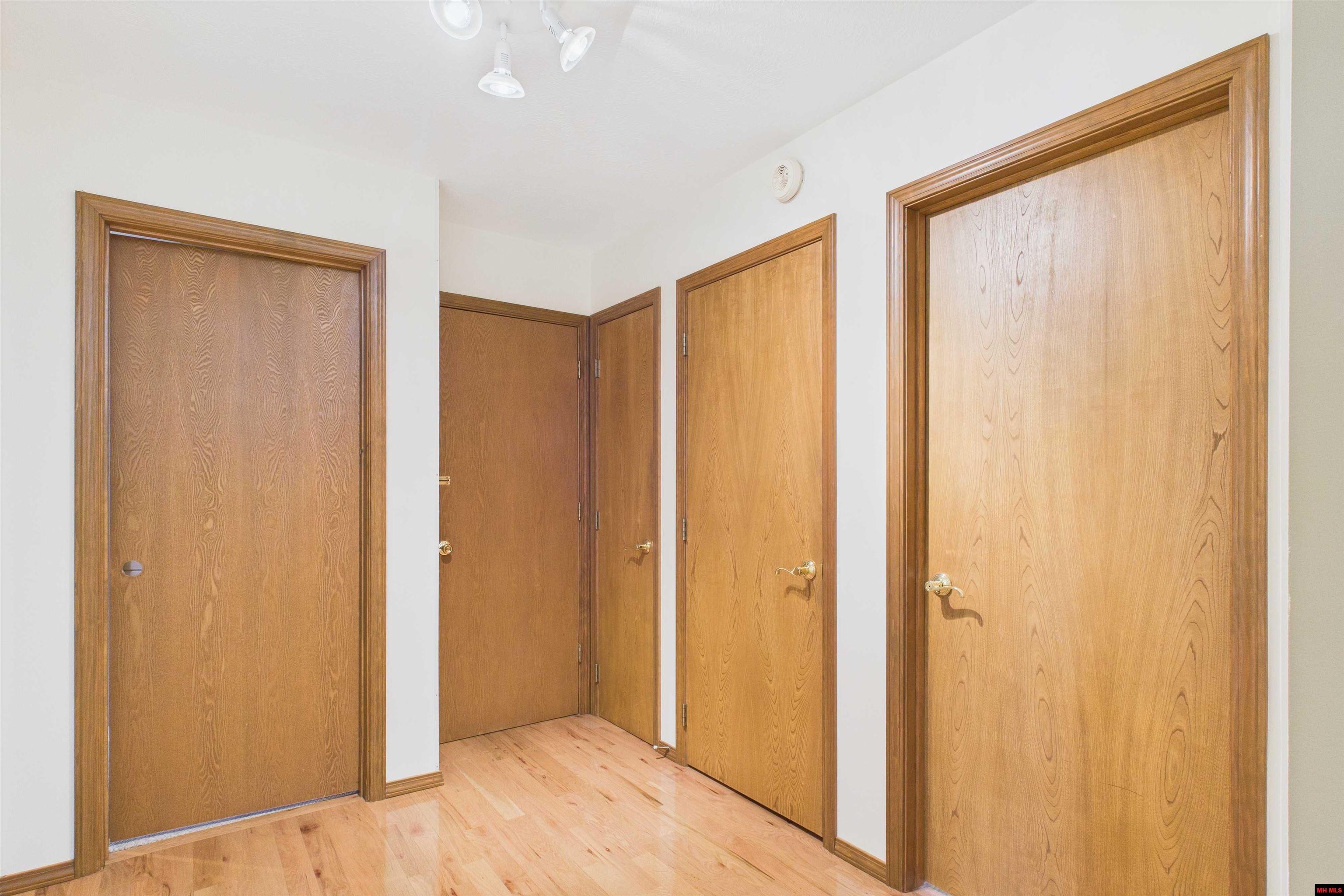 288 Valley Airport Drive