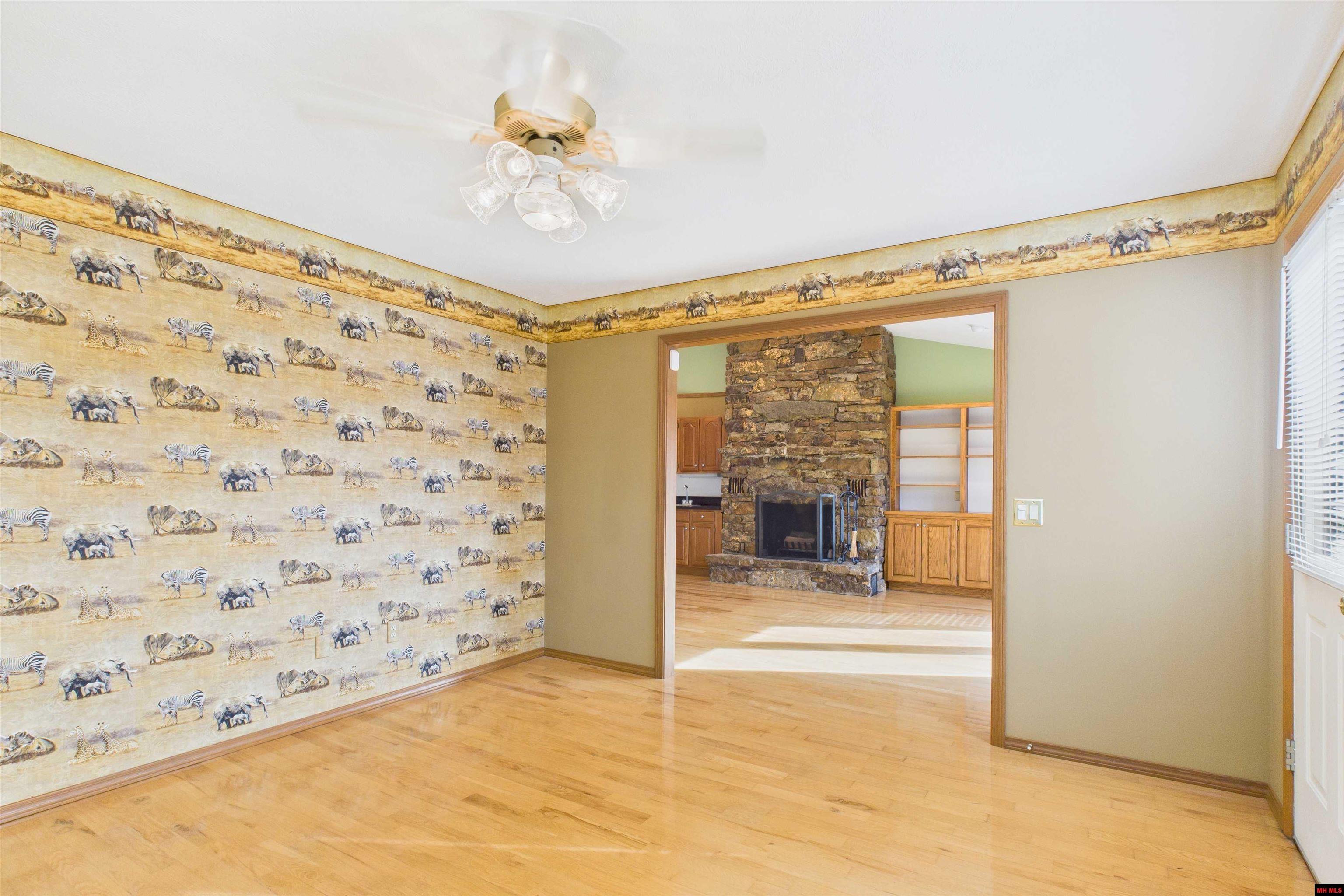 288 Valley Airport Drive