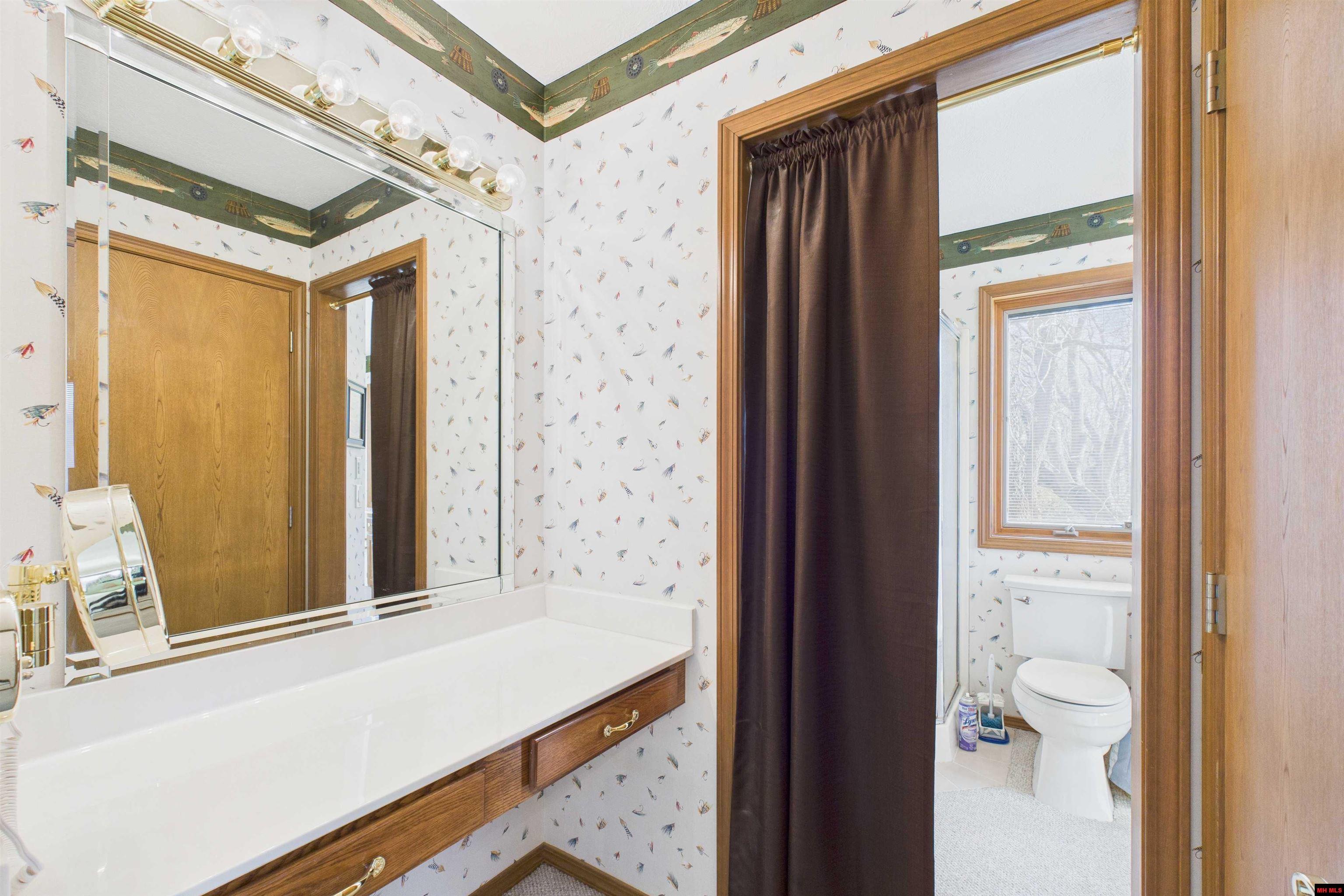 288 Valley Airport Drive