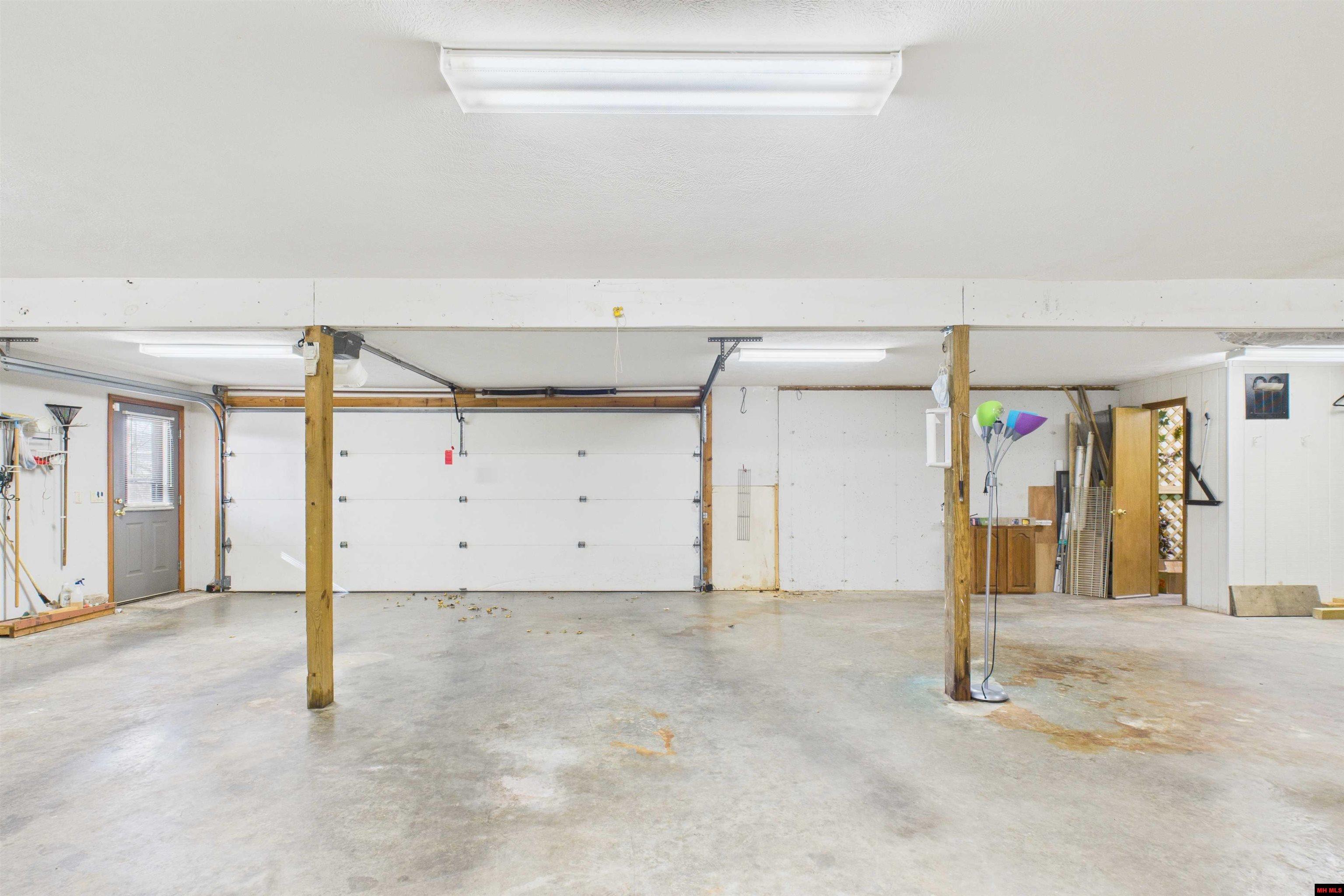 288 Valley Airport Drive