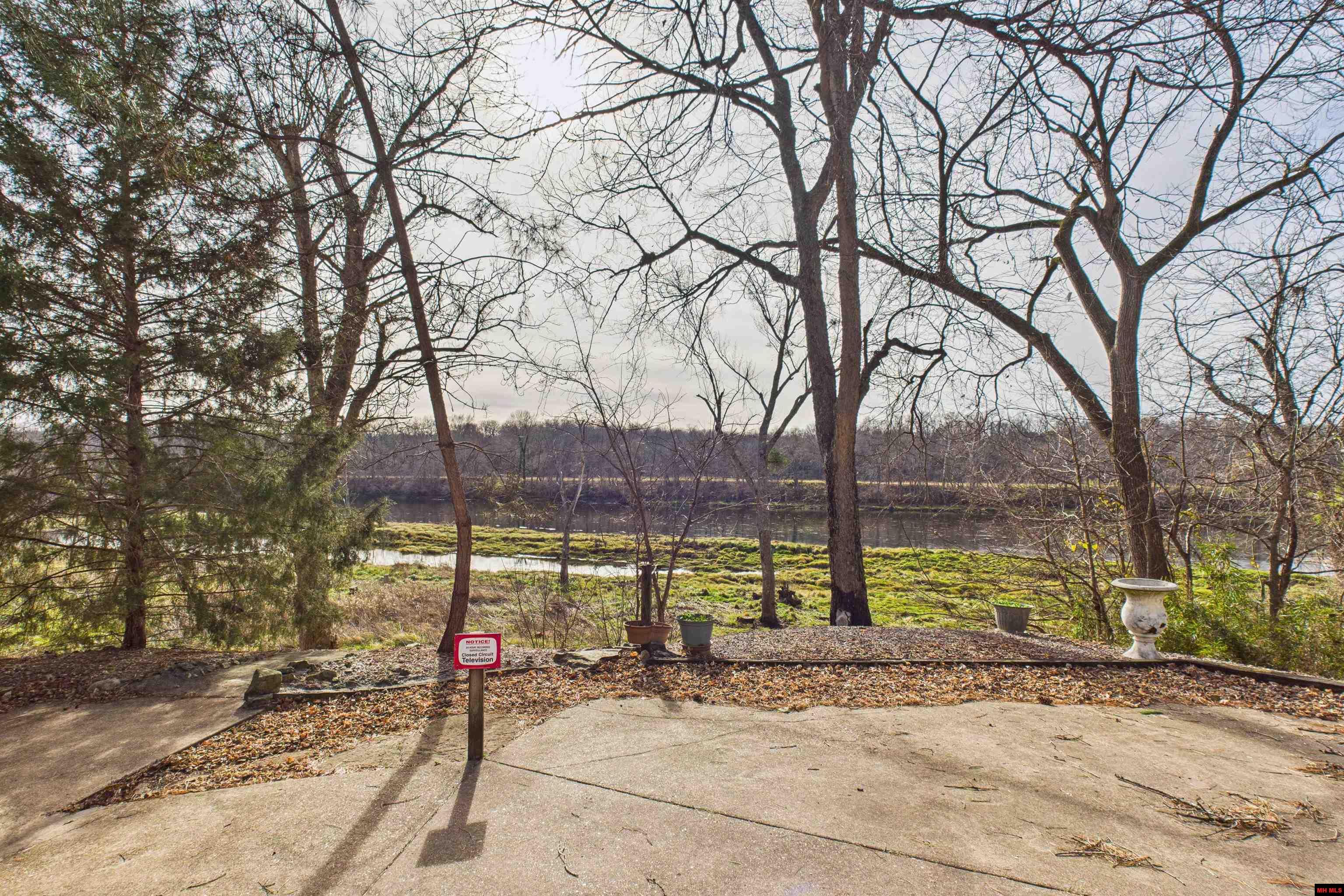 288 Valley Airport Drive