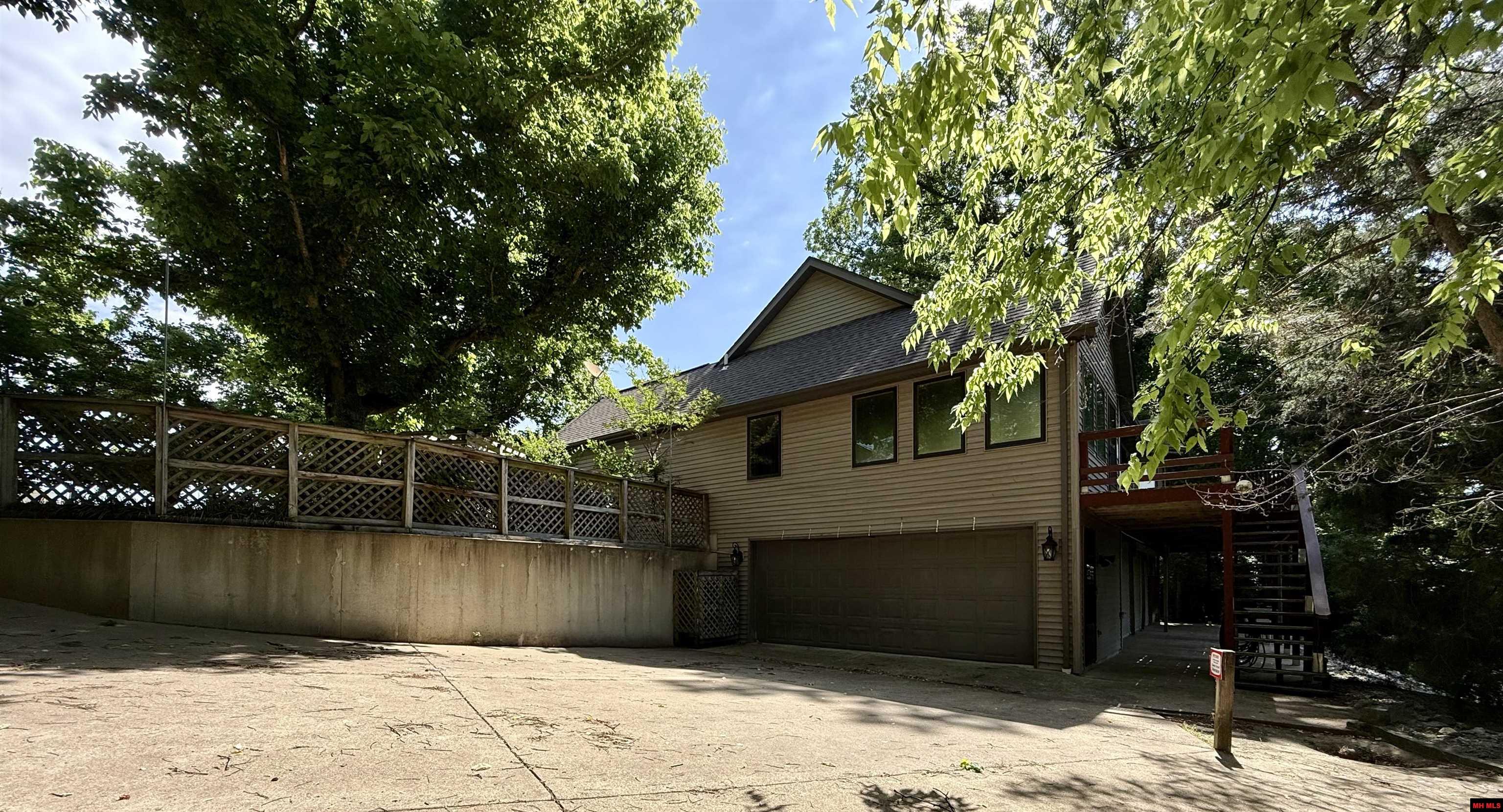 288 Valley Airport Drive