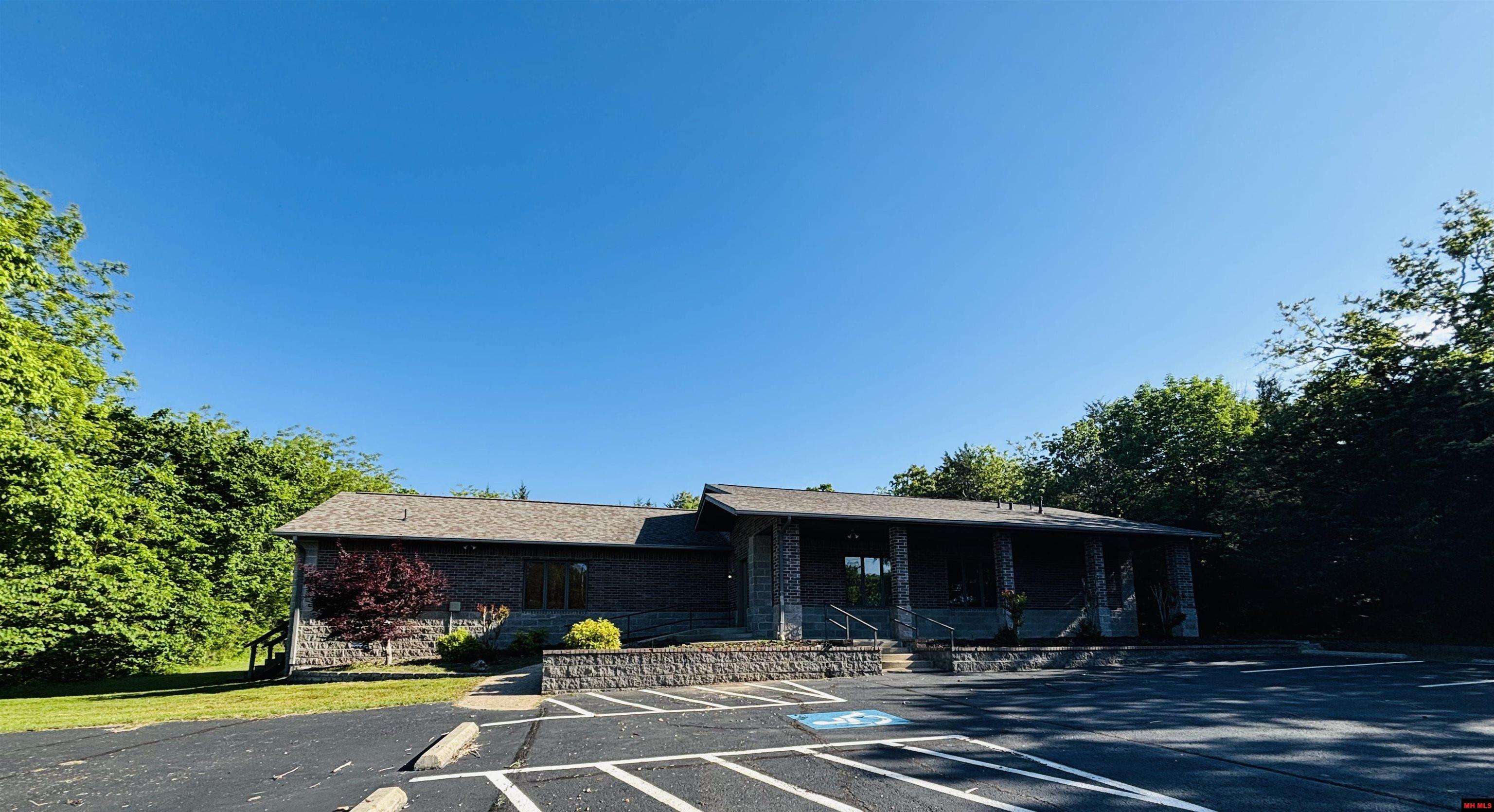 1629 HARDING BOULEVARD Cotter, AR