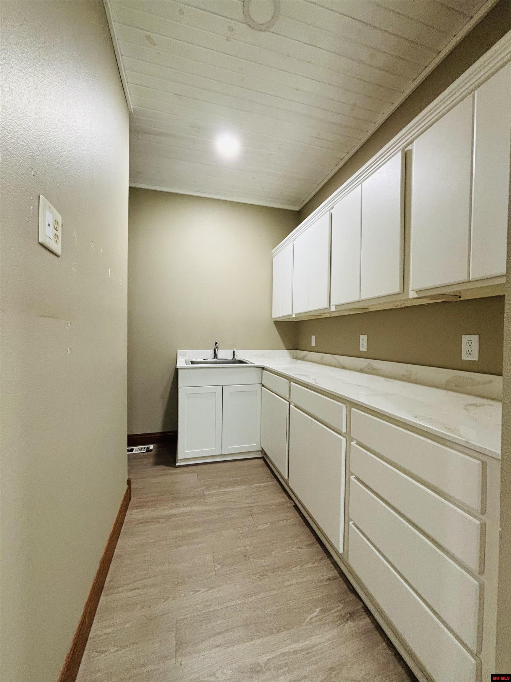 1629 HARDING BOULEVARD Cotter, AR