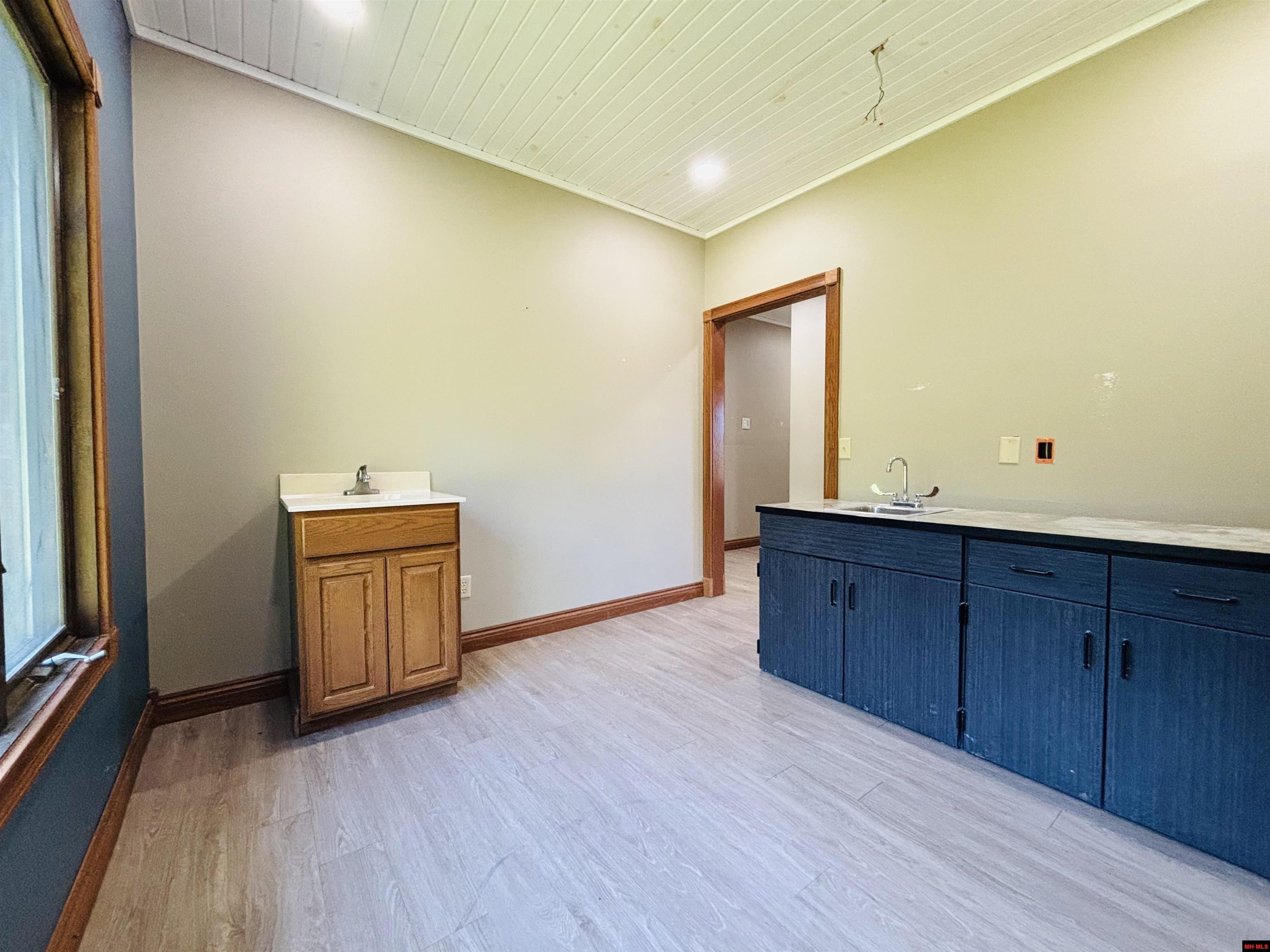 1629 HARDING BOULEVARD Cotter, AR