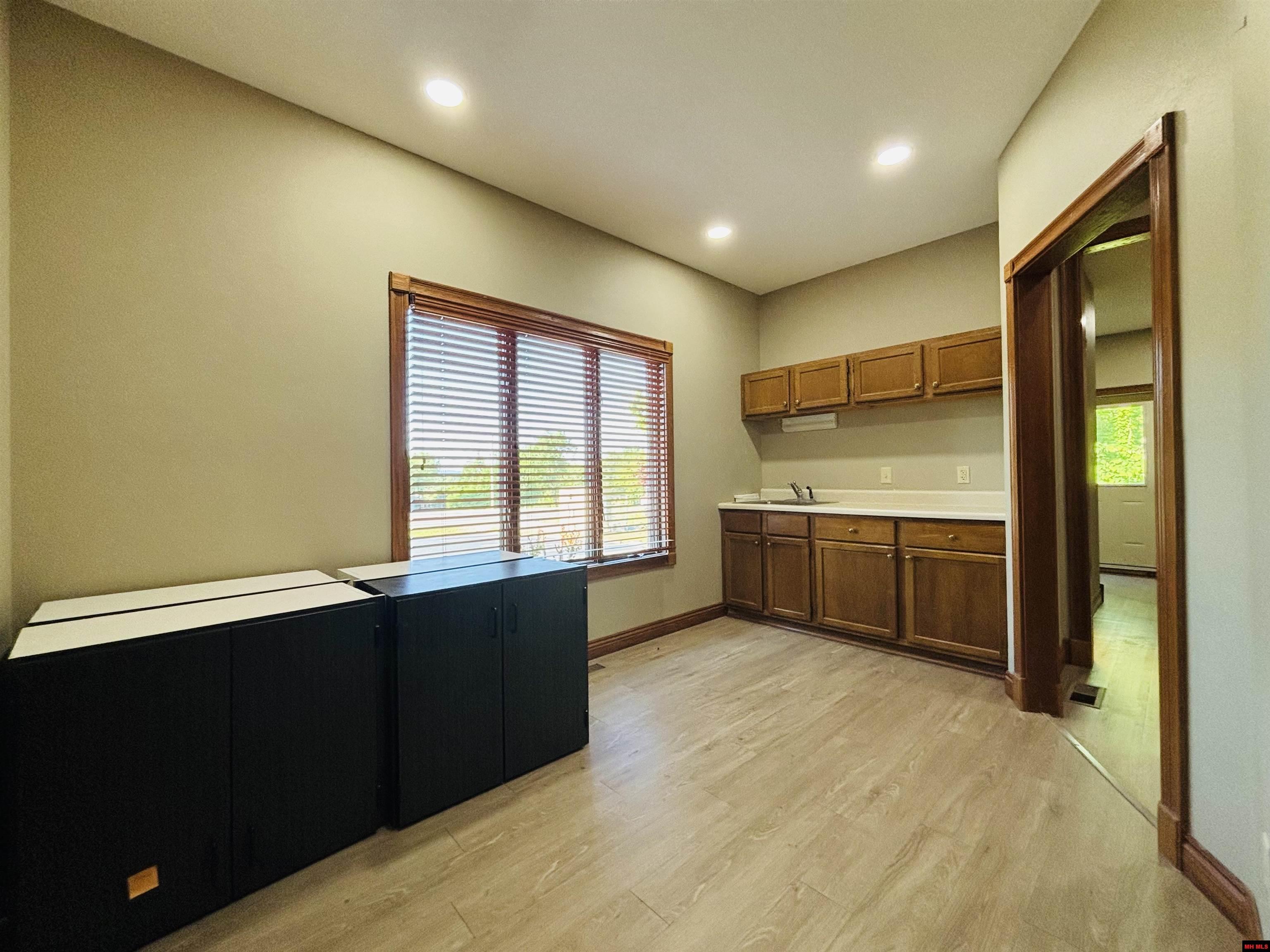 1629 HARDING BOULEVARD Cotter, AR