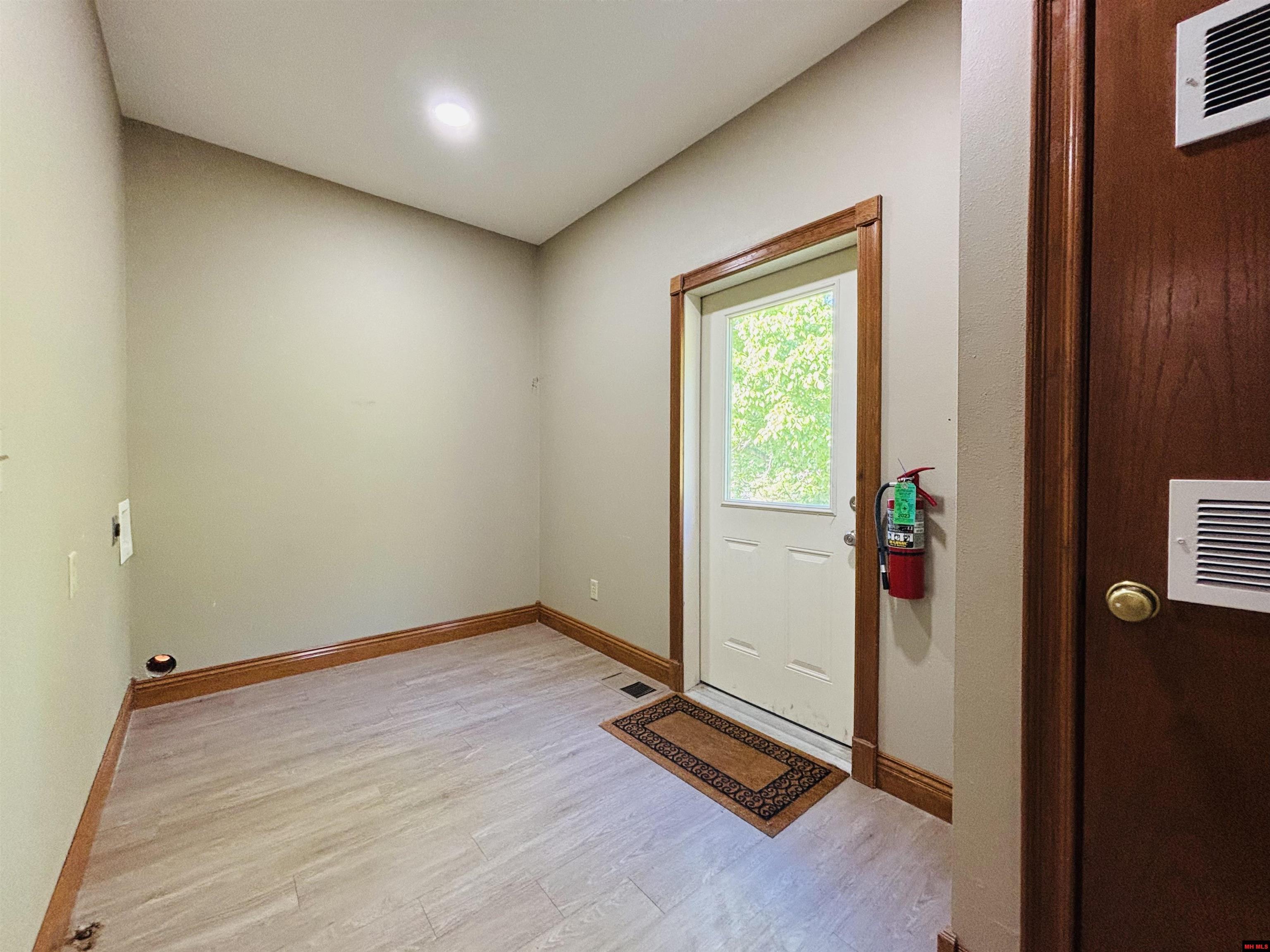 1629 HARDING BOULEVARD Cotter, AR