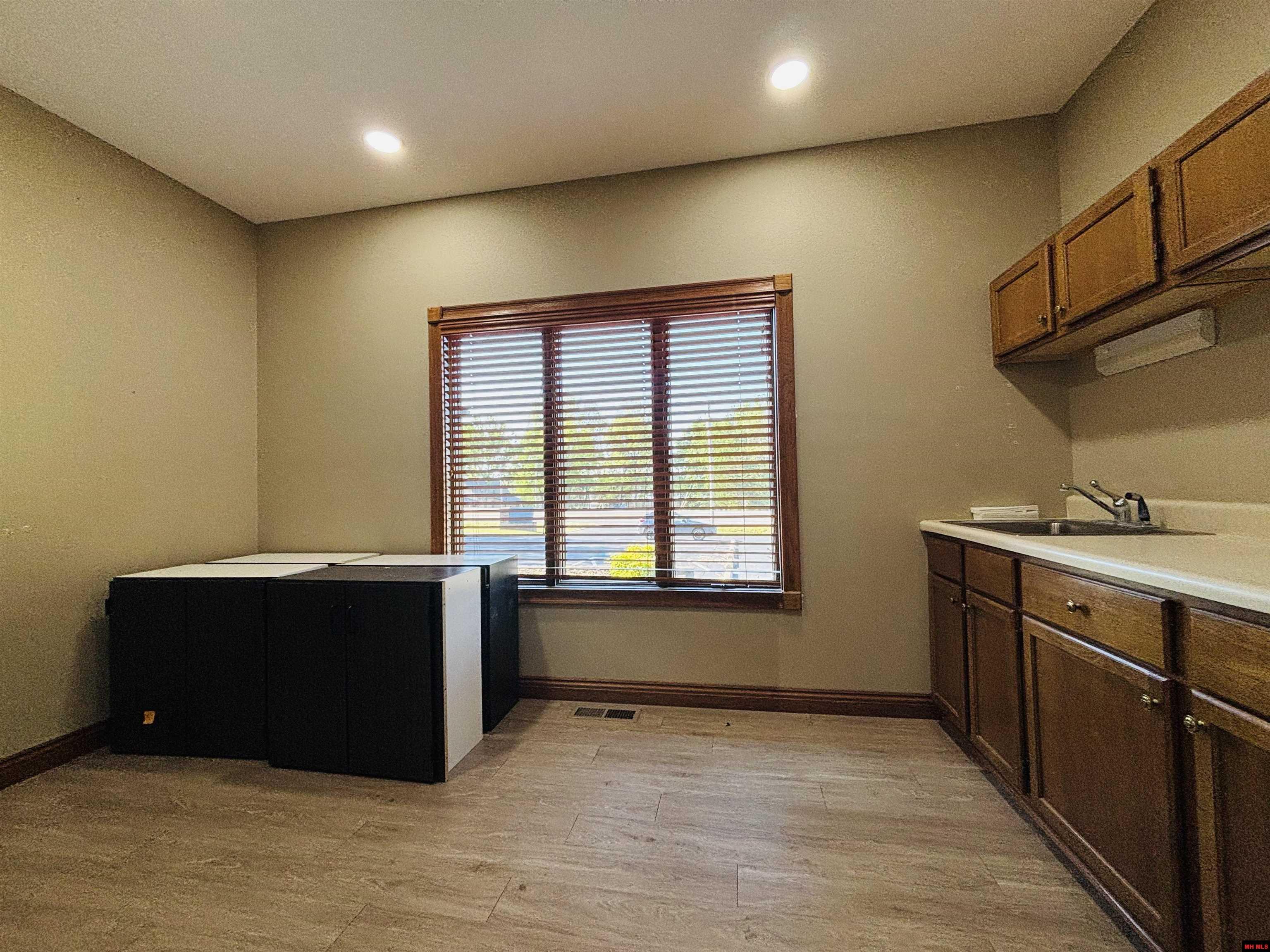 1629 HARDING BOULEVARD Cotter, AR