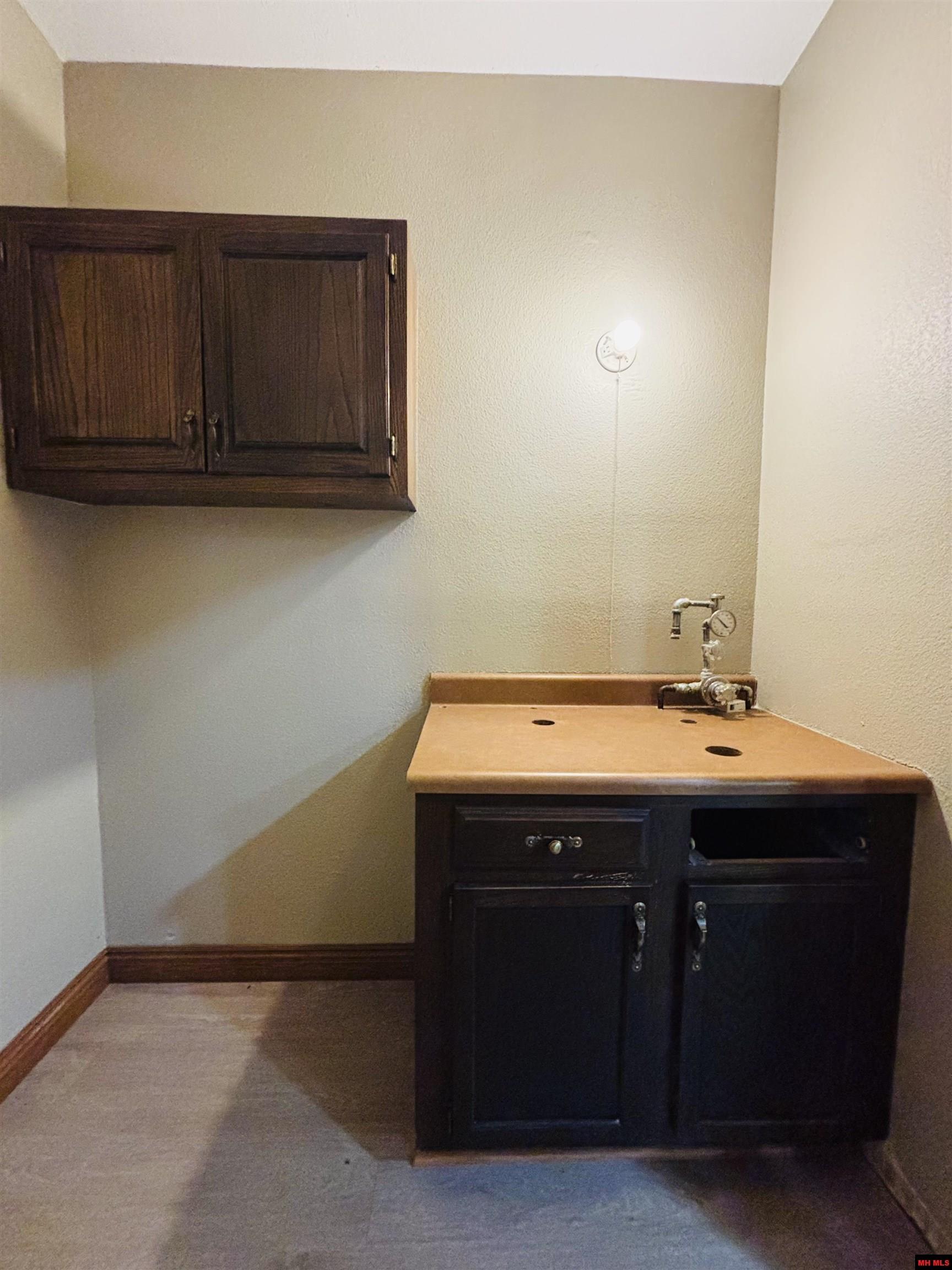 1629 HARDING BOULEVARD Cotter, AR