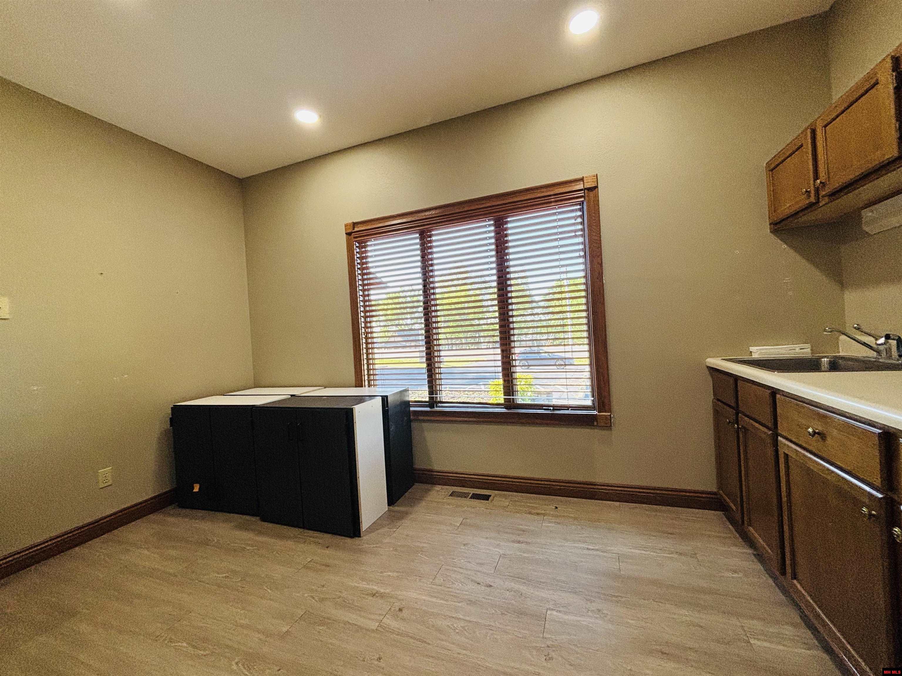 1629 Harding Boulevard