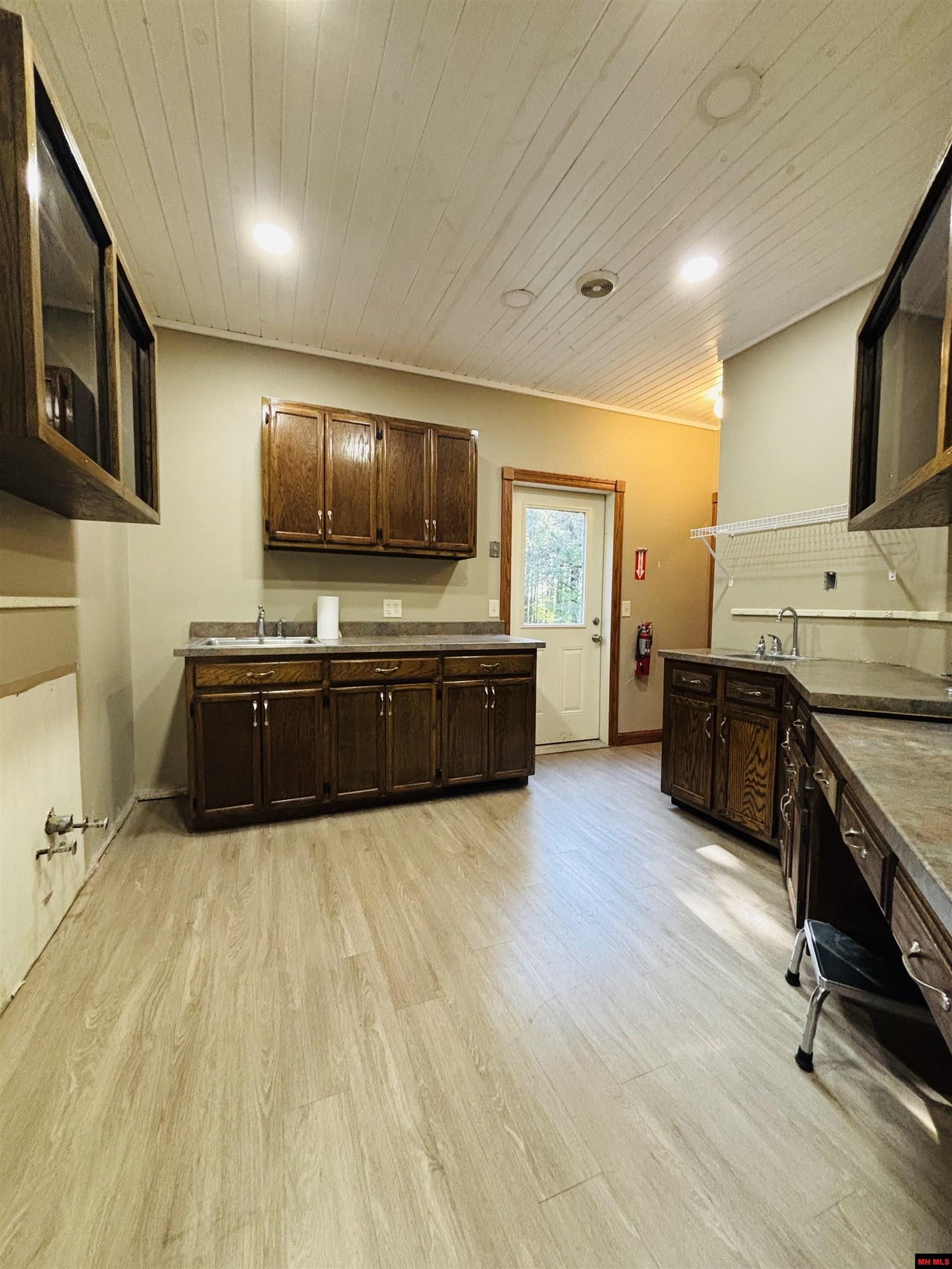 1629 Harding Boulevard