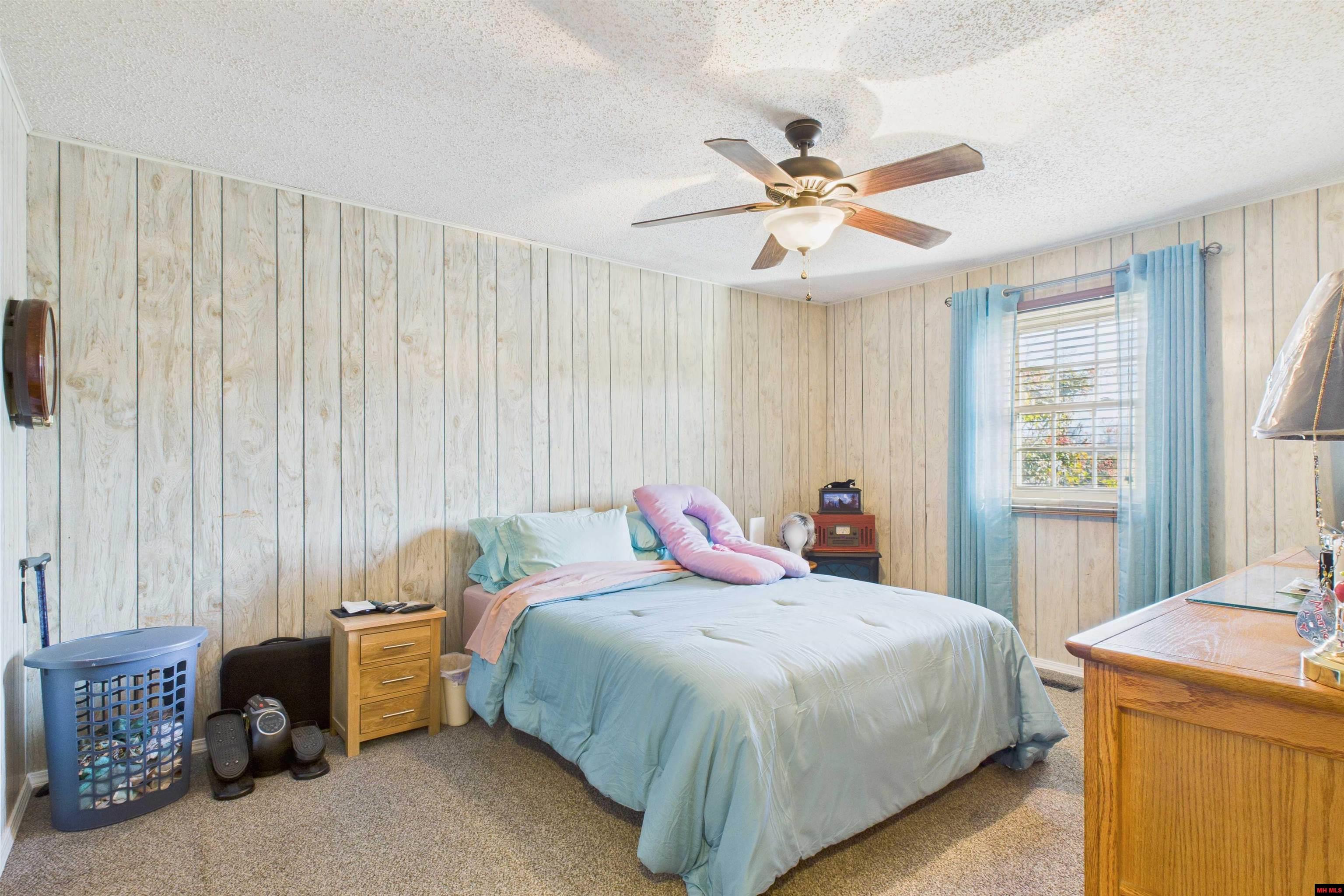 1019 Buzzard Roost Cutoff