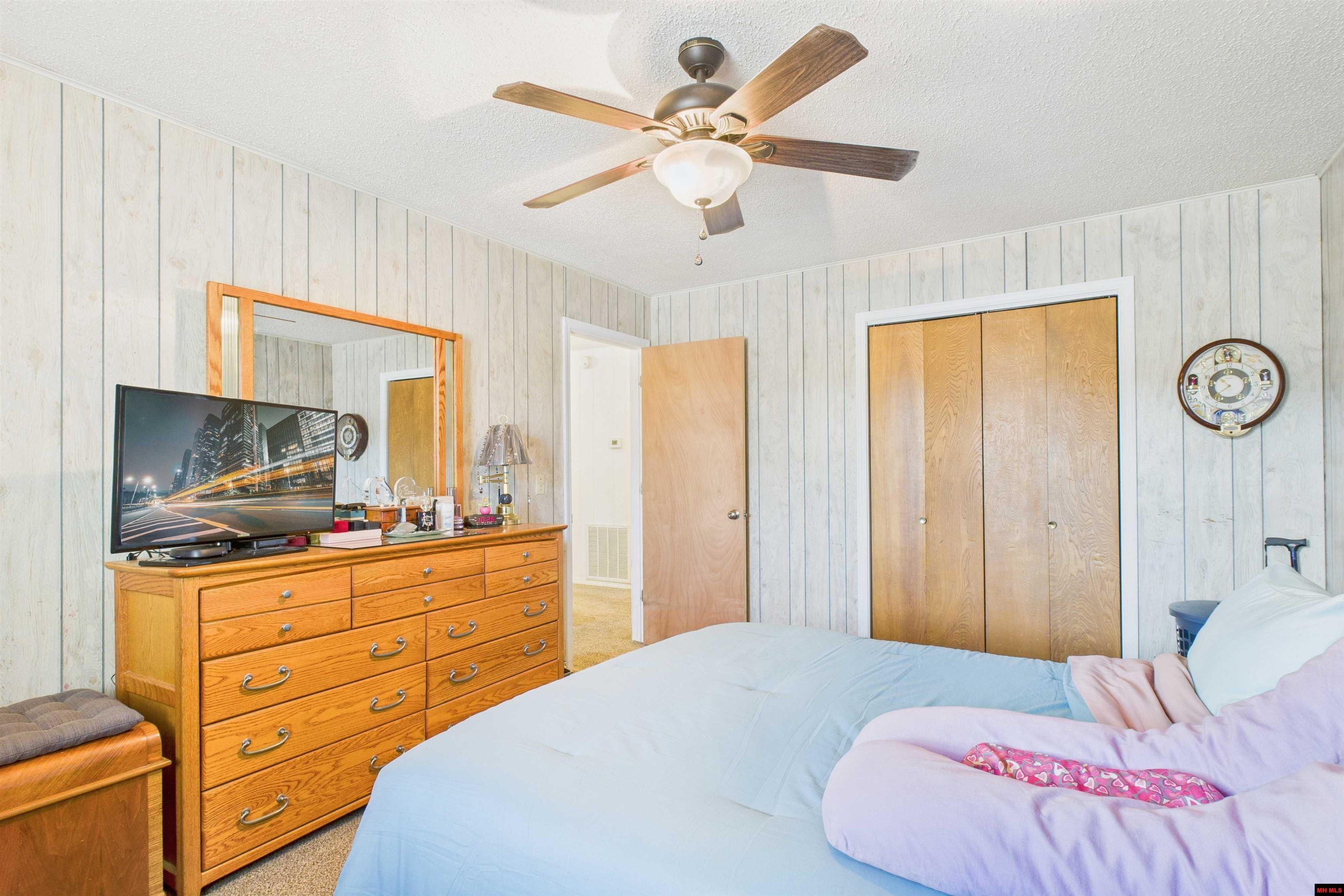 1019 Buzzard Roost Cutoff