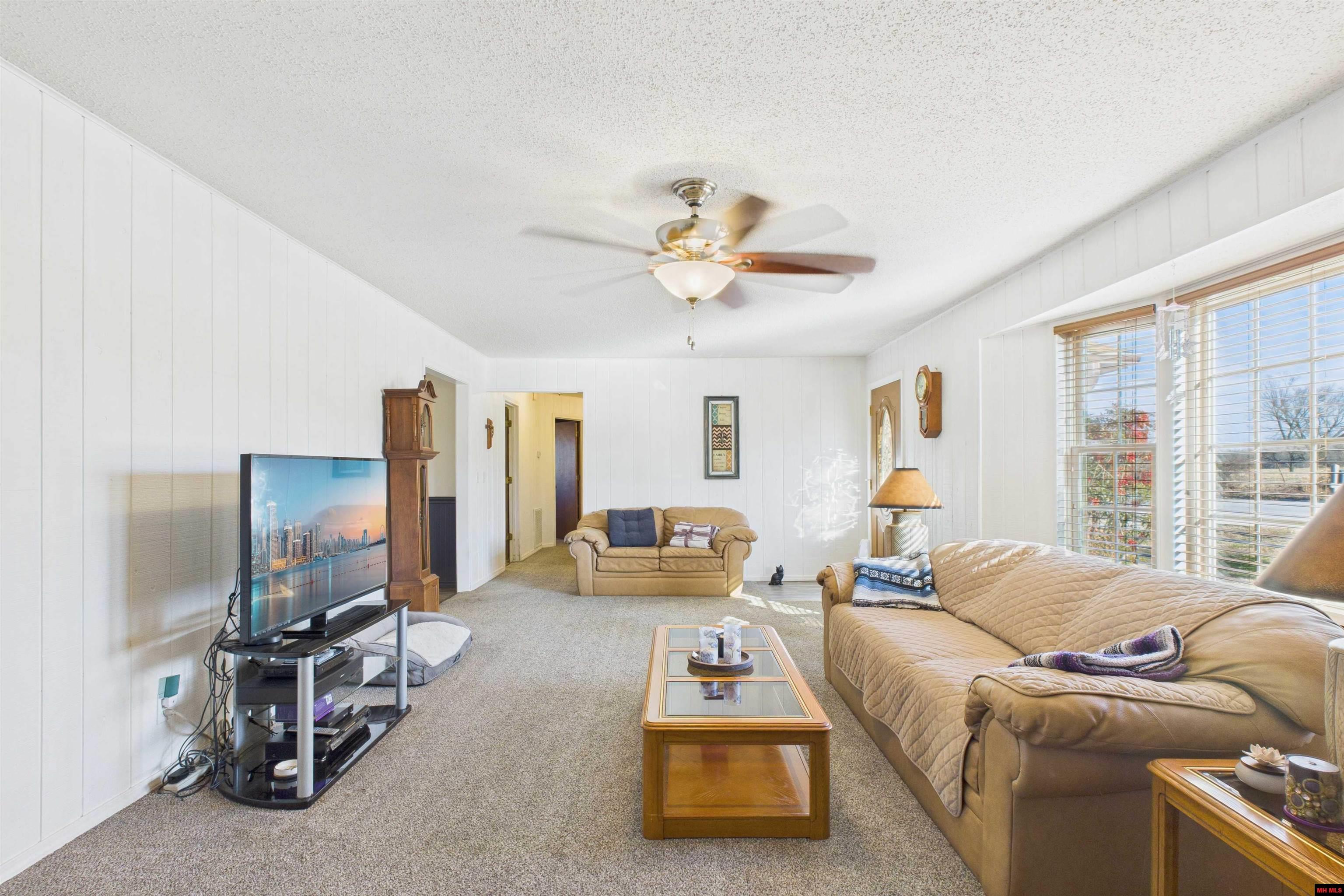 1019 Buzzard Roost Cutoff